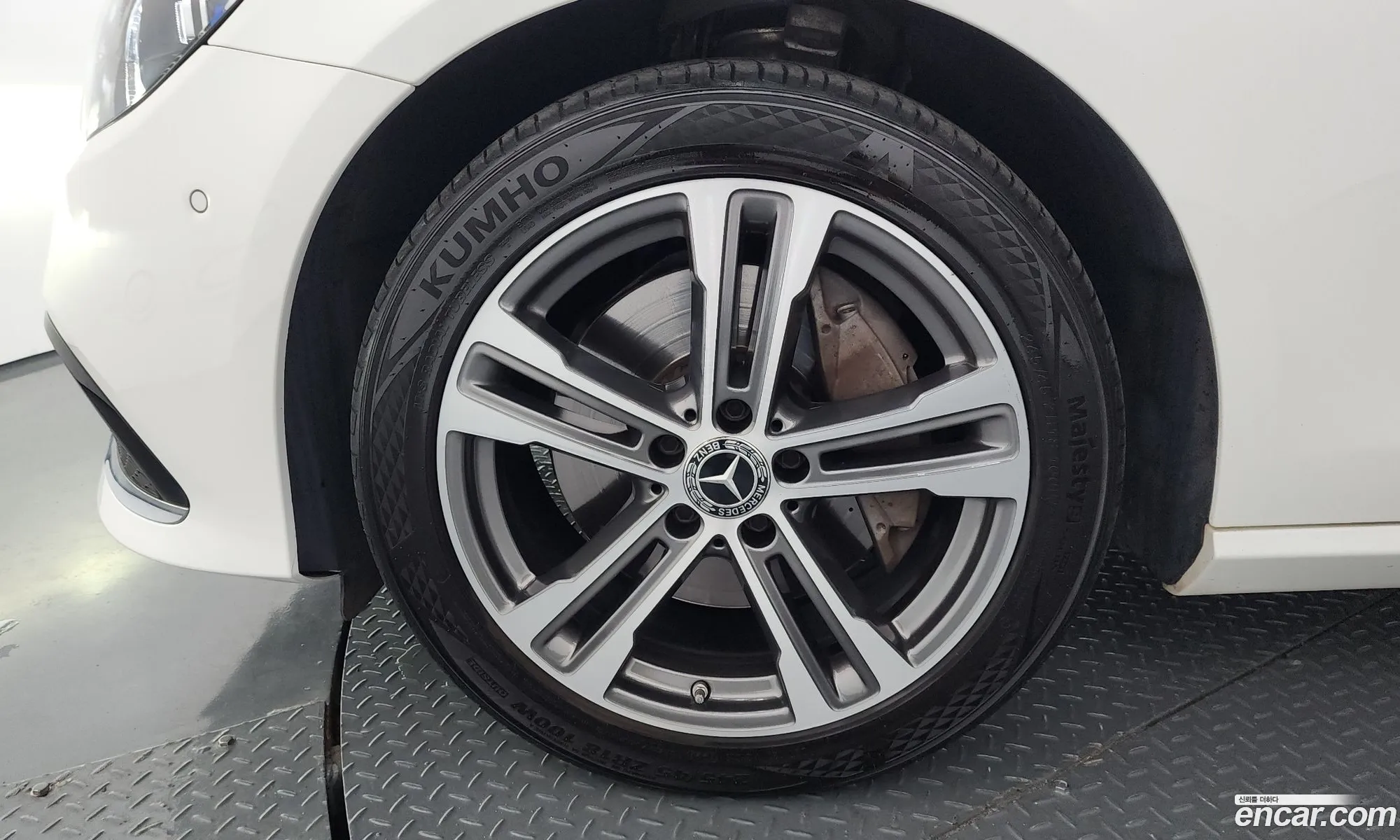 Mercedes-Benz E-Class W213 2022 — 18