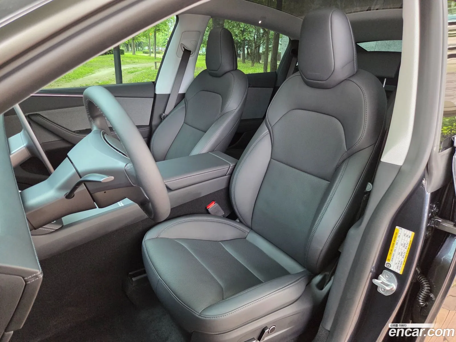 Tesla Model Y 2025 — 4