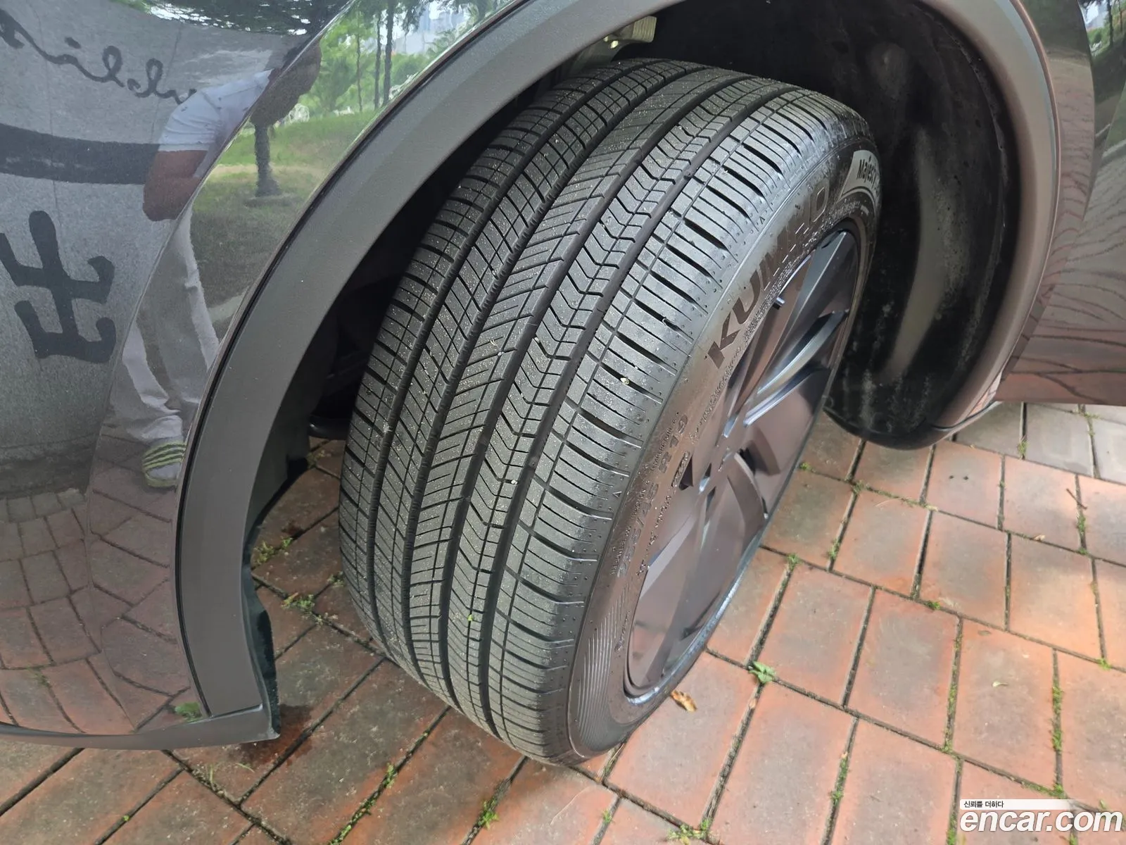 Tesla Model Y 2025 — 10