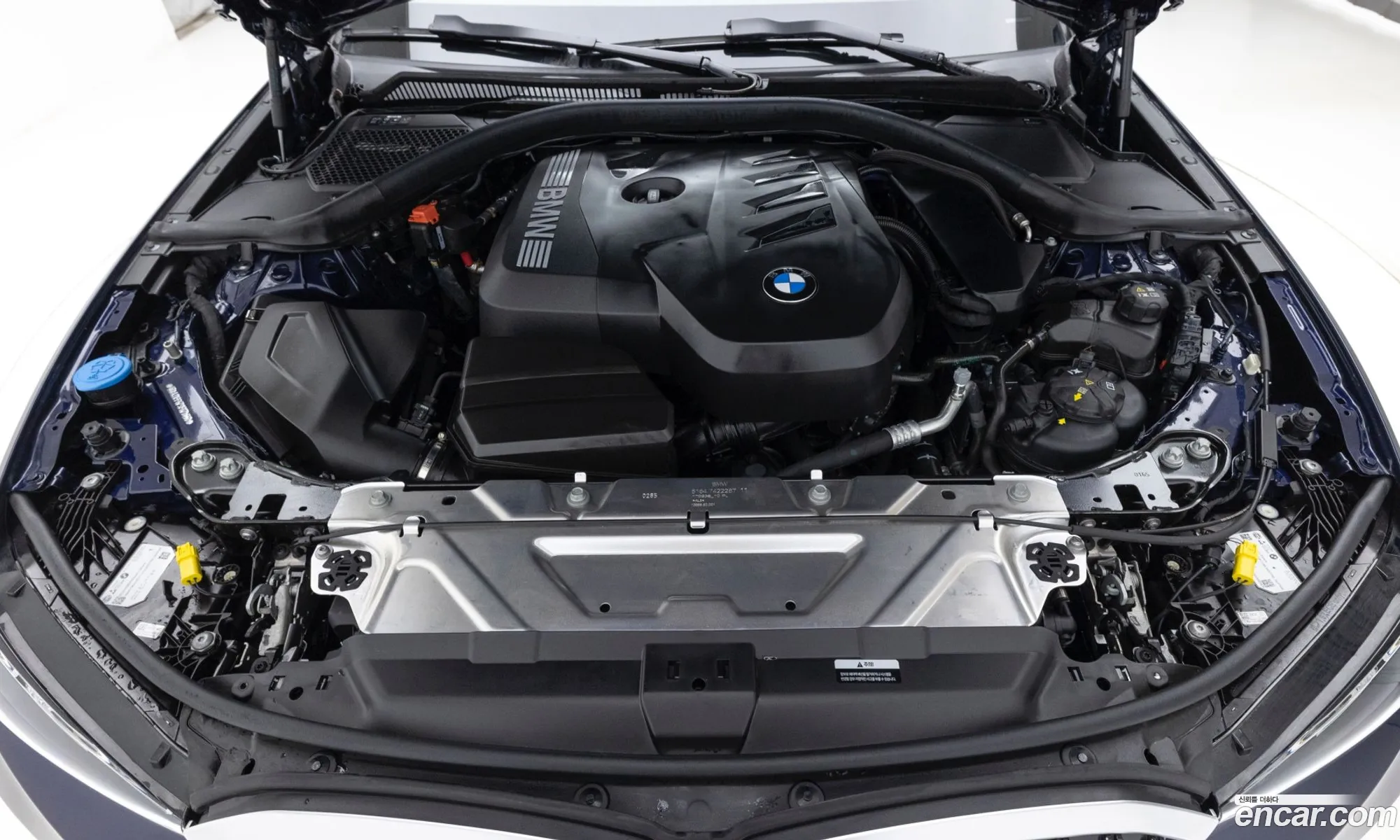 BMW 3 Series 2025 — 16