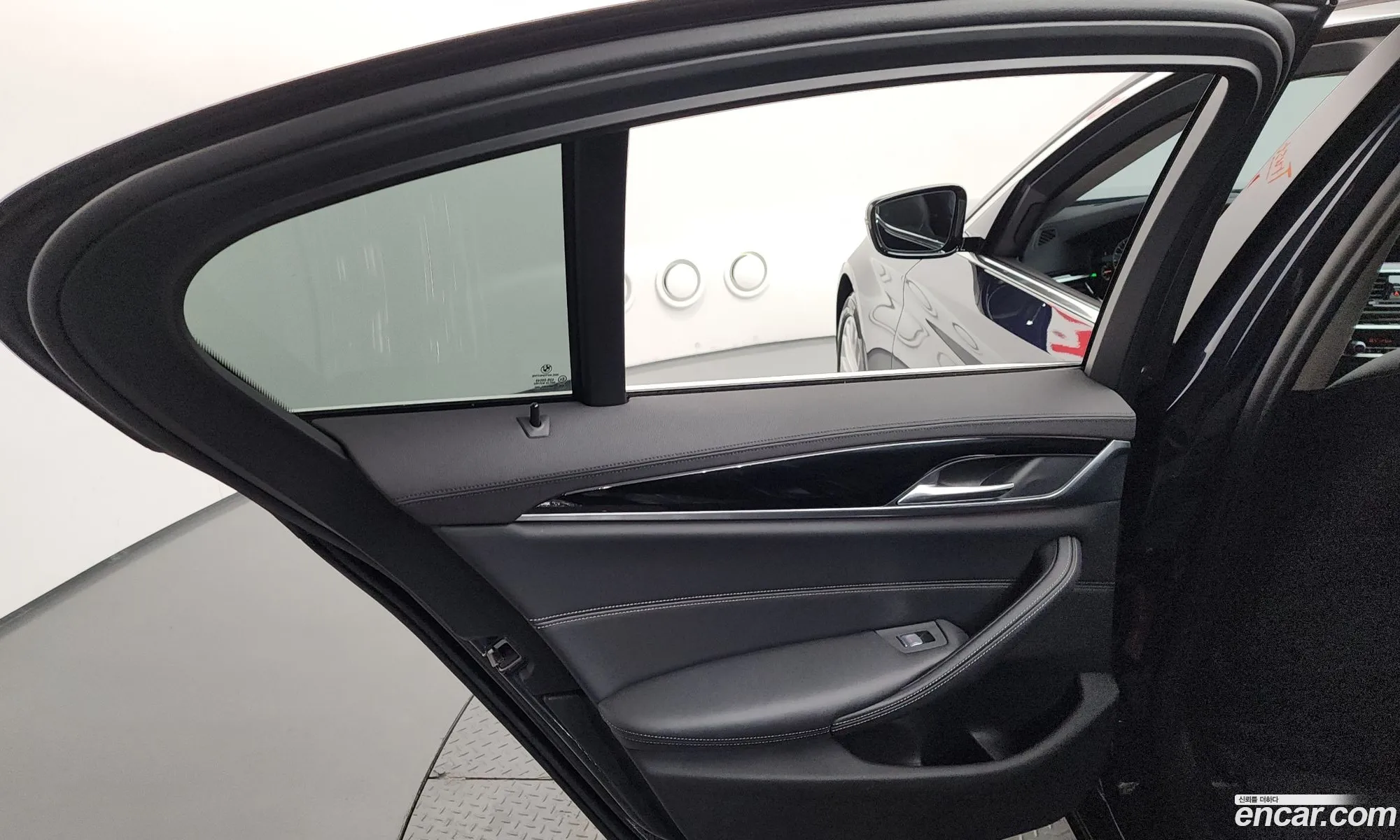 BMW 5 Series 2019 WBAJD3107KB318193 — 10