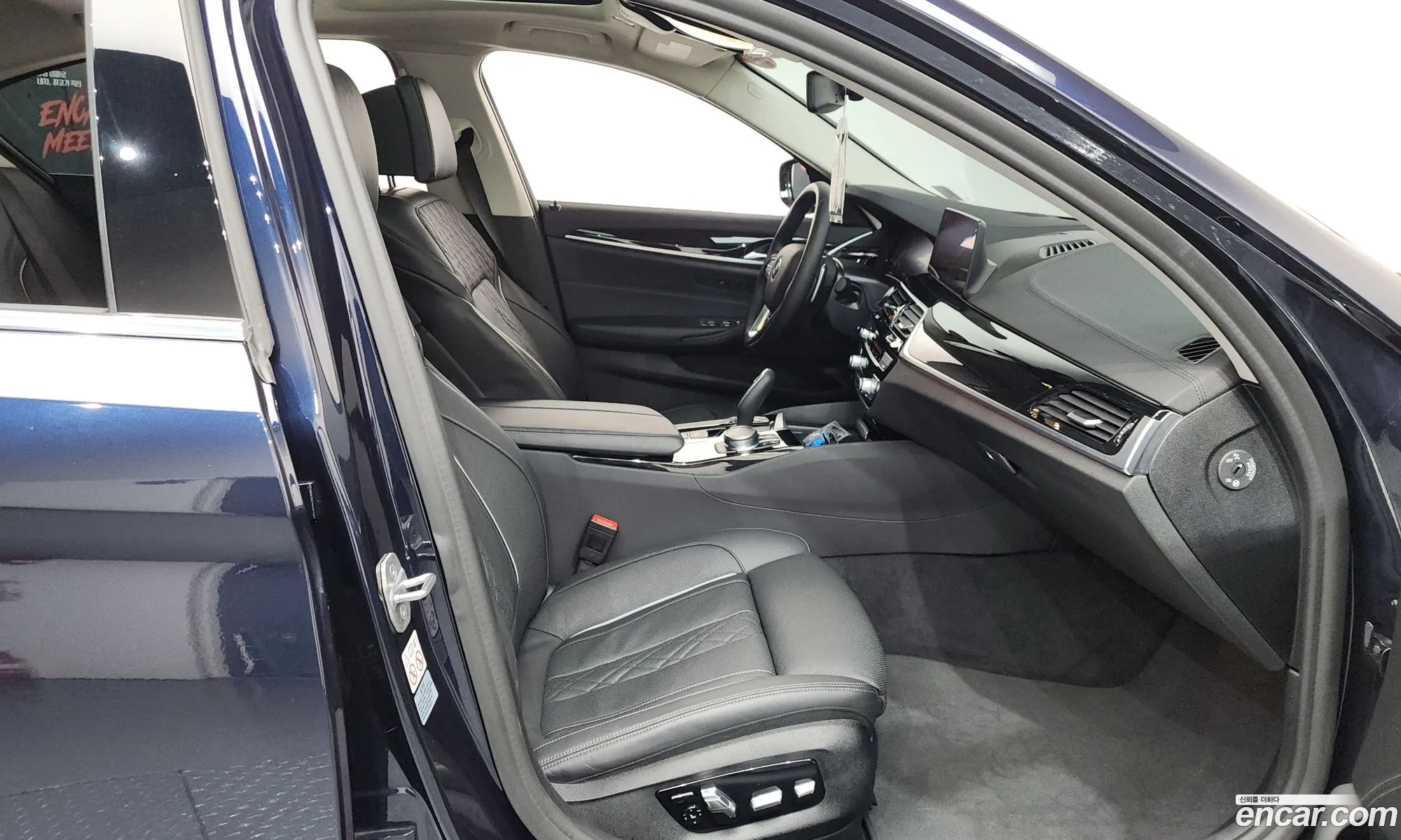 BMW 5 Series 2019 WBAJD3107KB318193 — 14