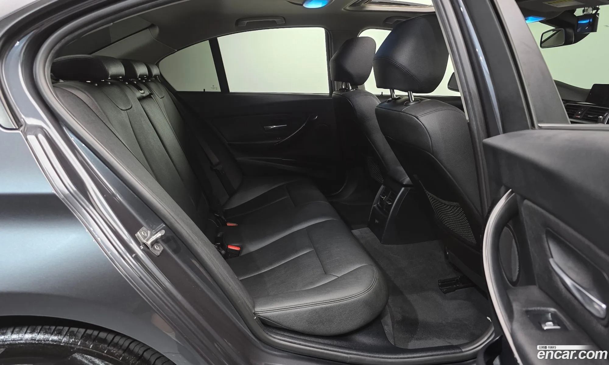 BMW 3 Series 2018 WBA8C5103JP843590 — 10