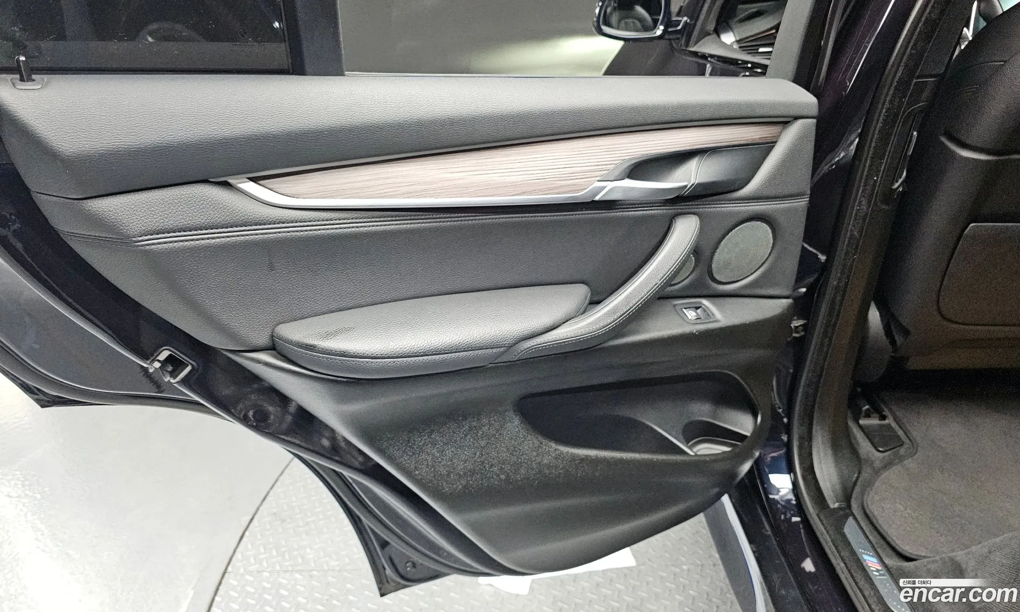 BMW X5 2015 WBAKS6104F0N57102 — 30