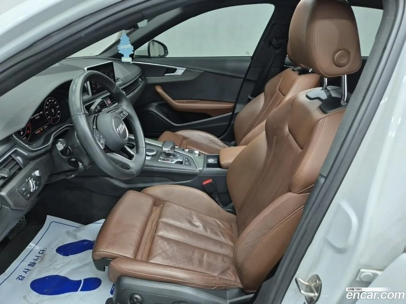 Audi A4 2019 — 2