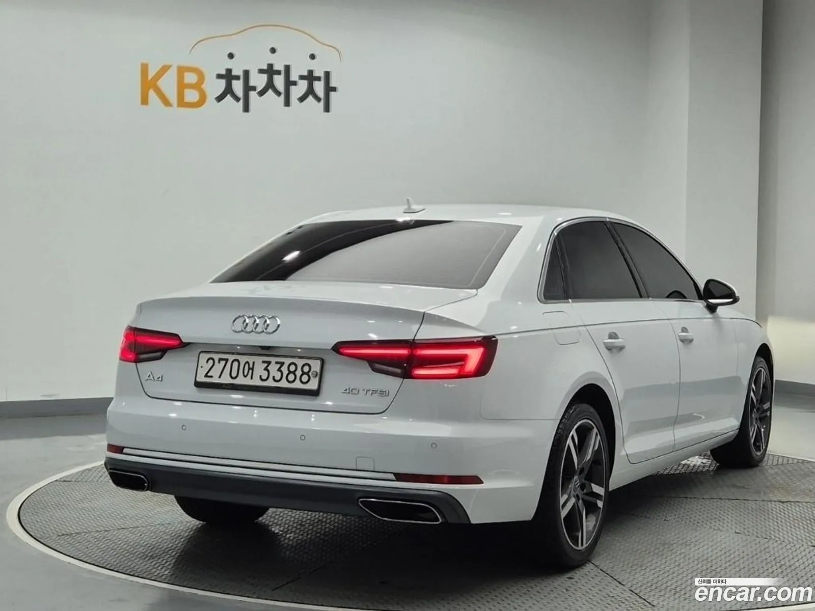 Audi A4 2019 — 17