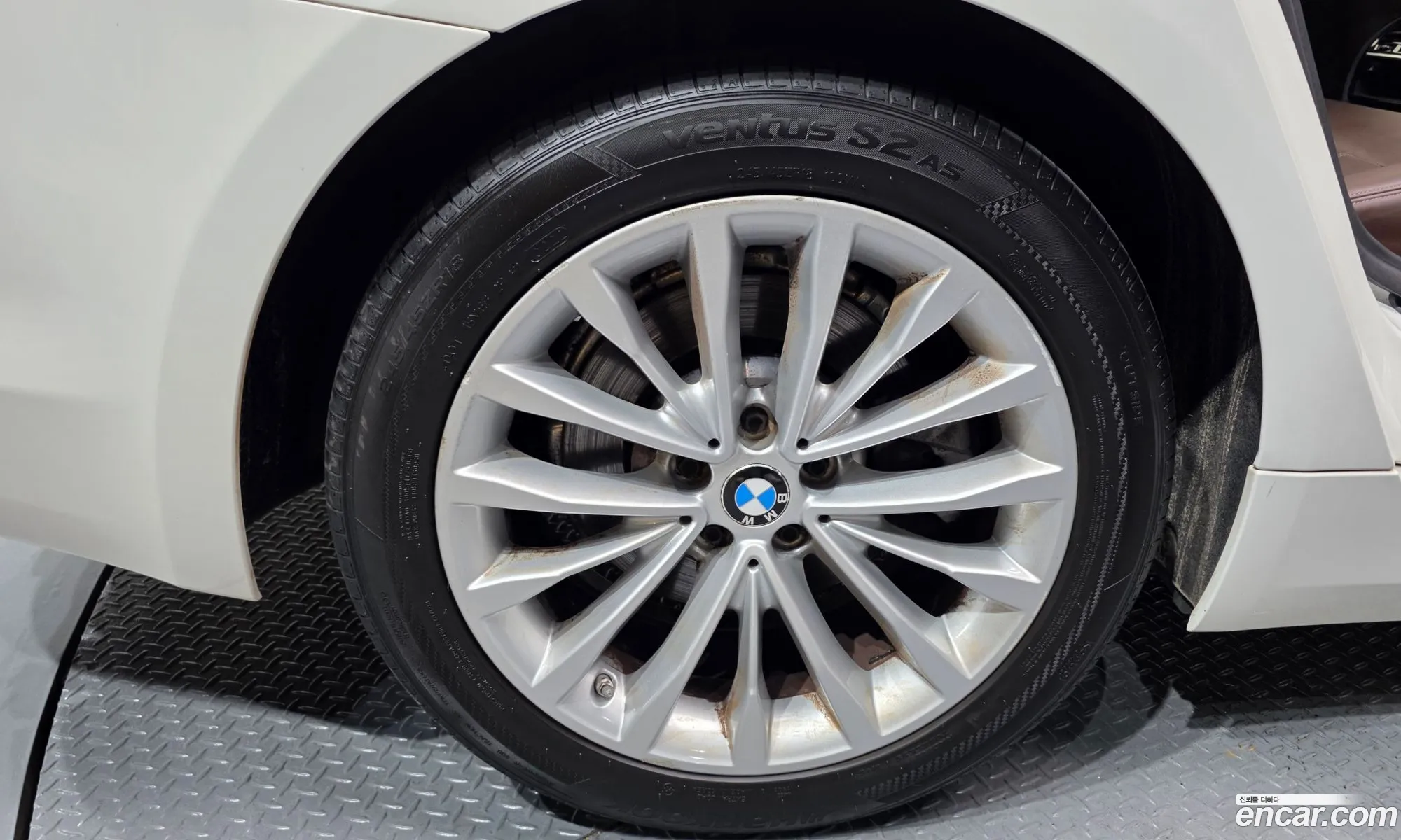 BMW 5 Series 2019 WBAJF310XLCD45946 — 30
