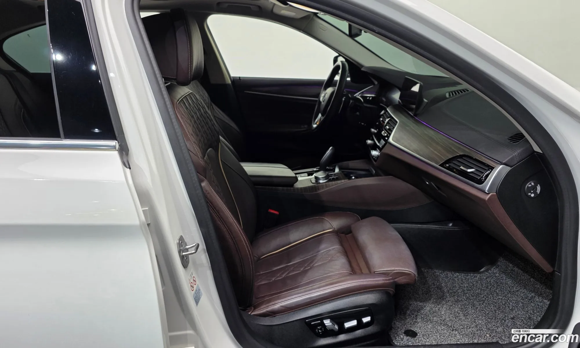 BMW 5 Series 2019 WBAJF310XLCD45946 — 11