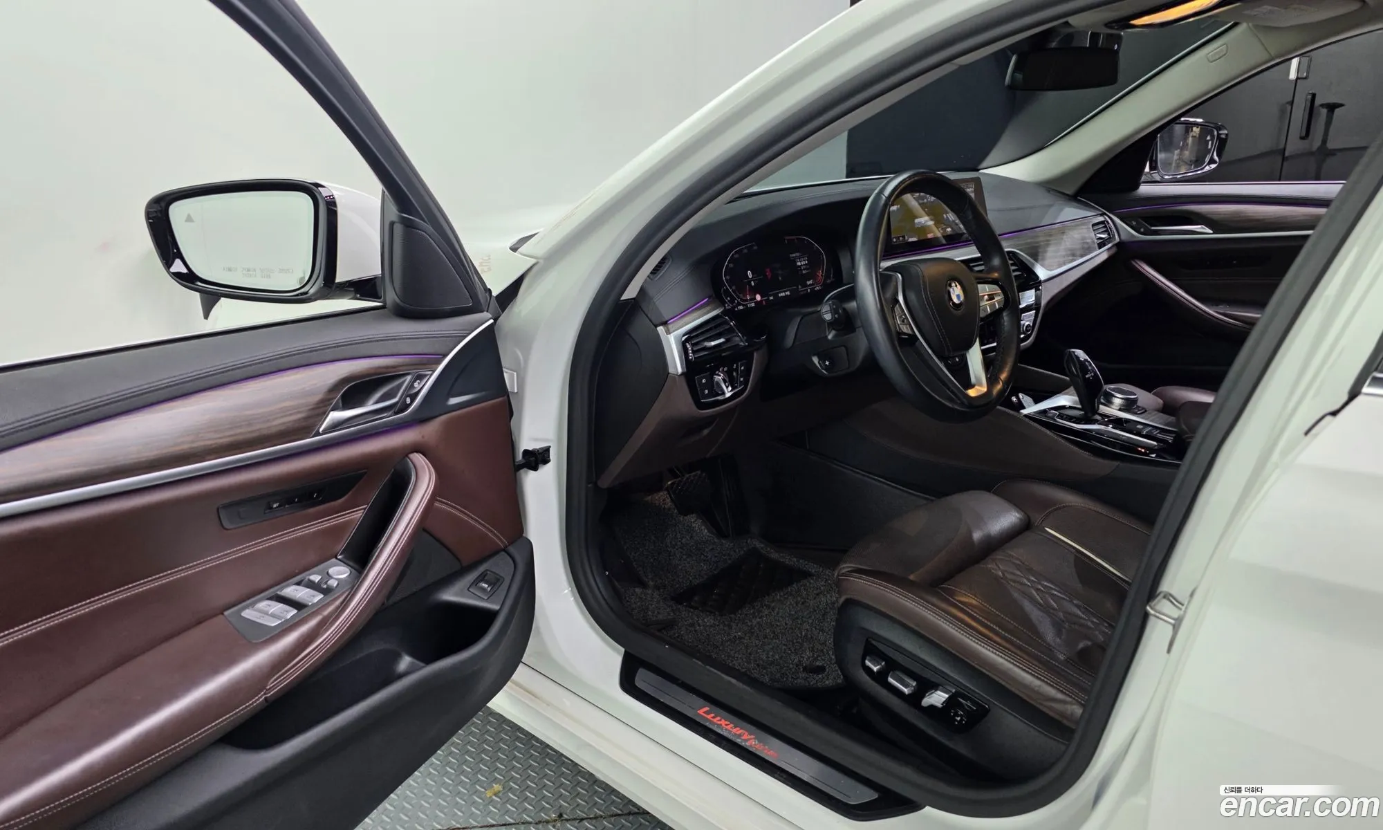 BMW 5 Series 2019 WBAJF310XLCD45946 — 19