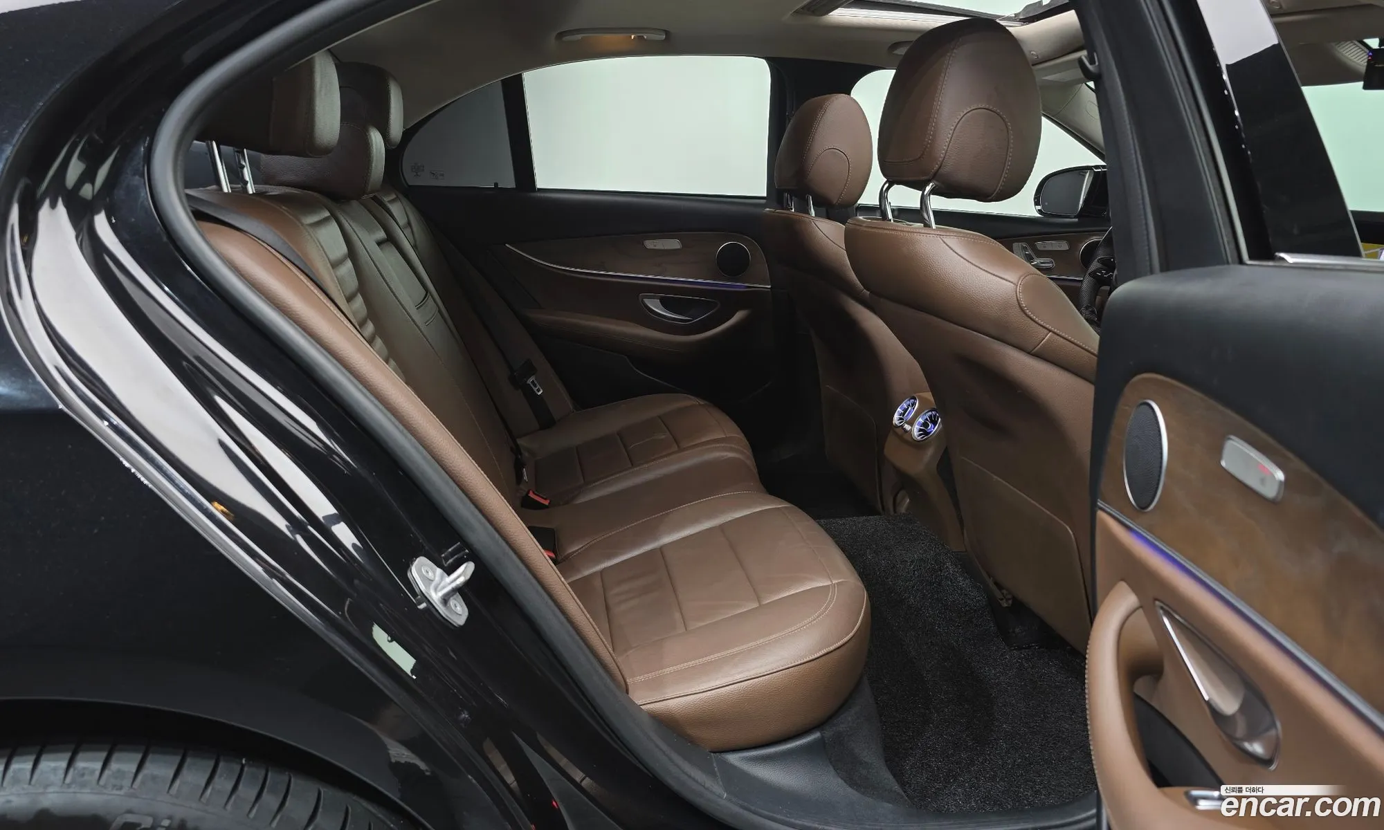 Mercedes-Benz E-Class W213 2017 — 11
