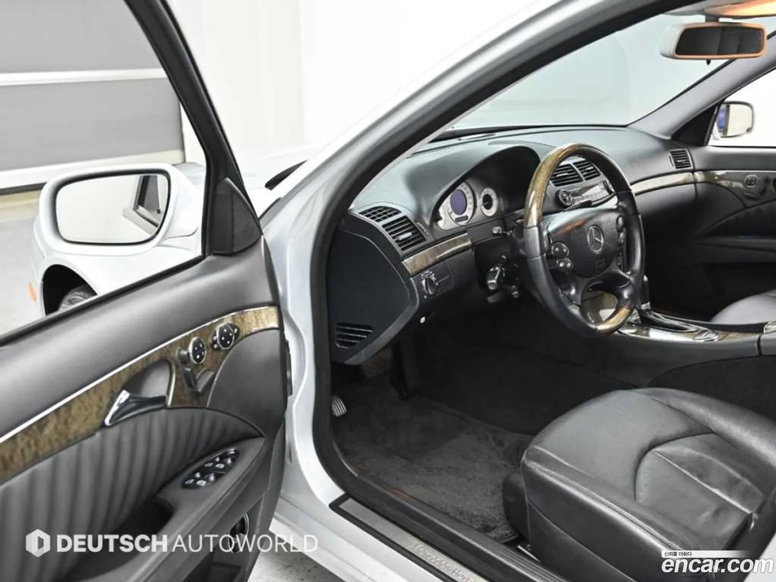 Mercedes-Benz E-Class W211 2009 — 3