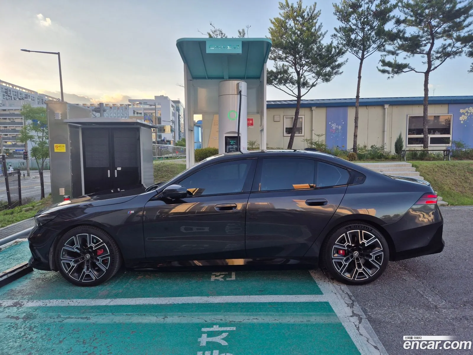 BMW i5 2023 — 2