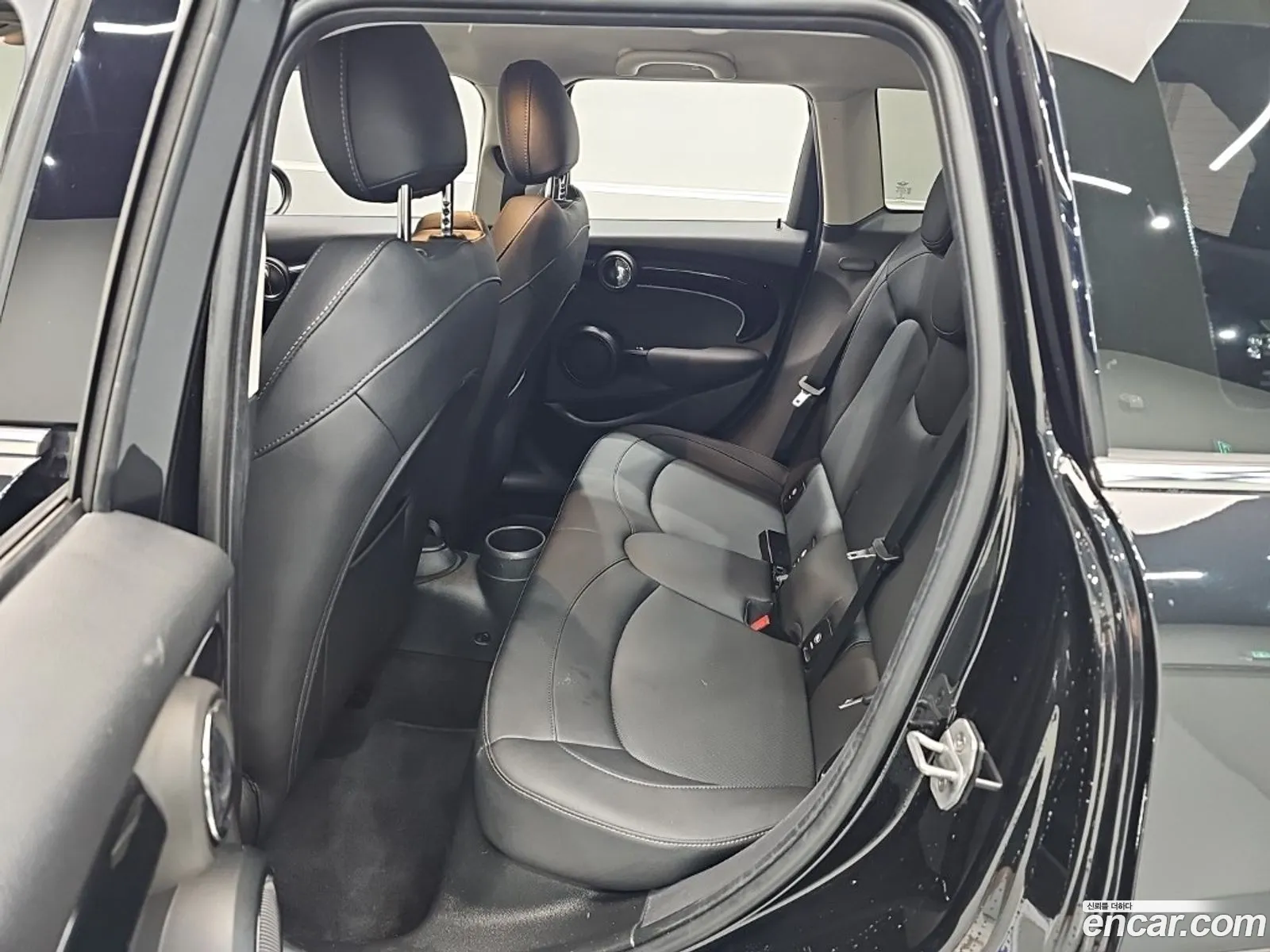 Mini Cooper 2023 — 17