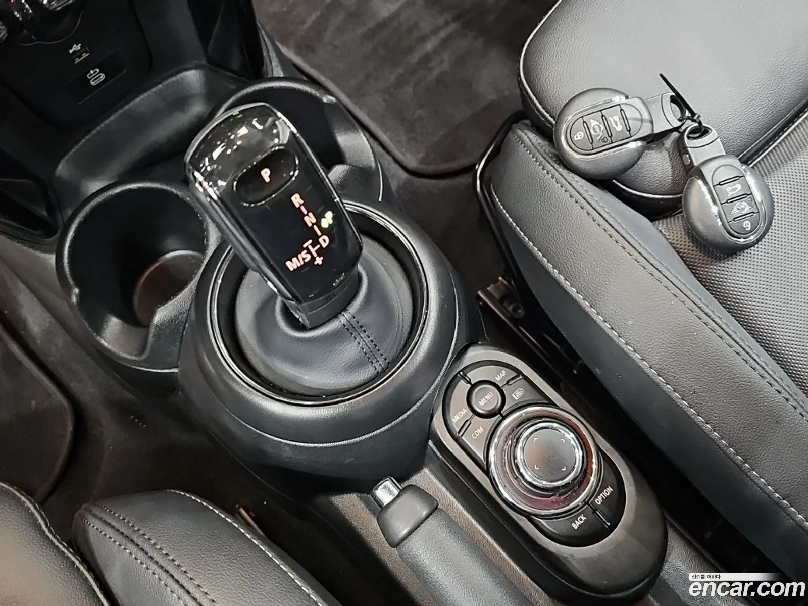 Mini Cooper 2023 — 13