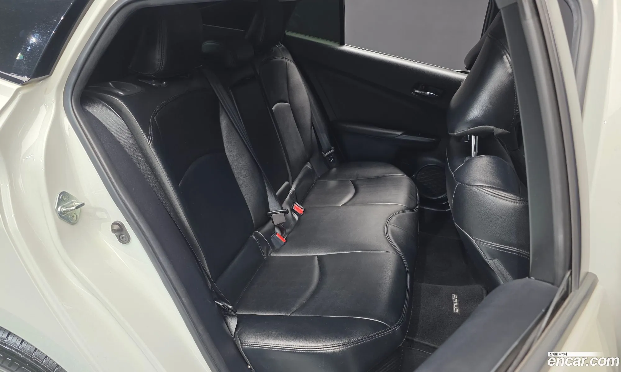 Toyota Prius 2018 JTDKBRFUXJ3600929 — 2