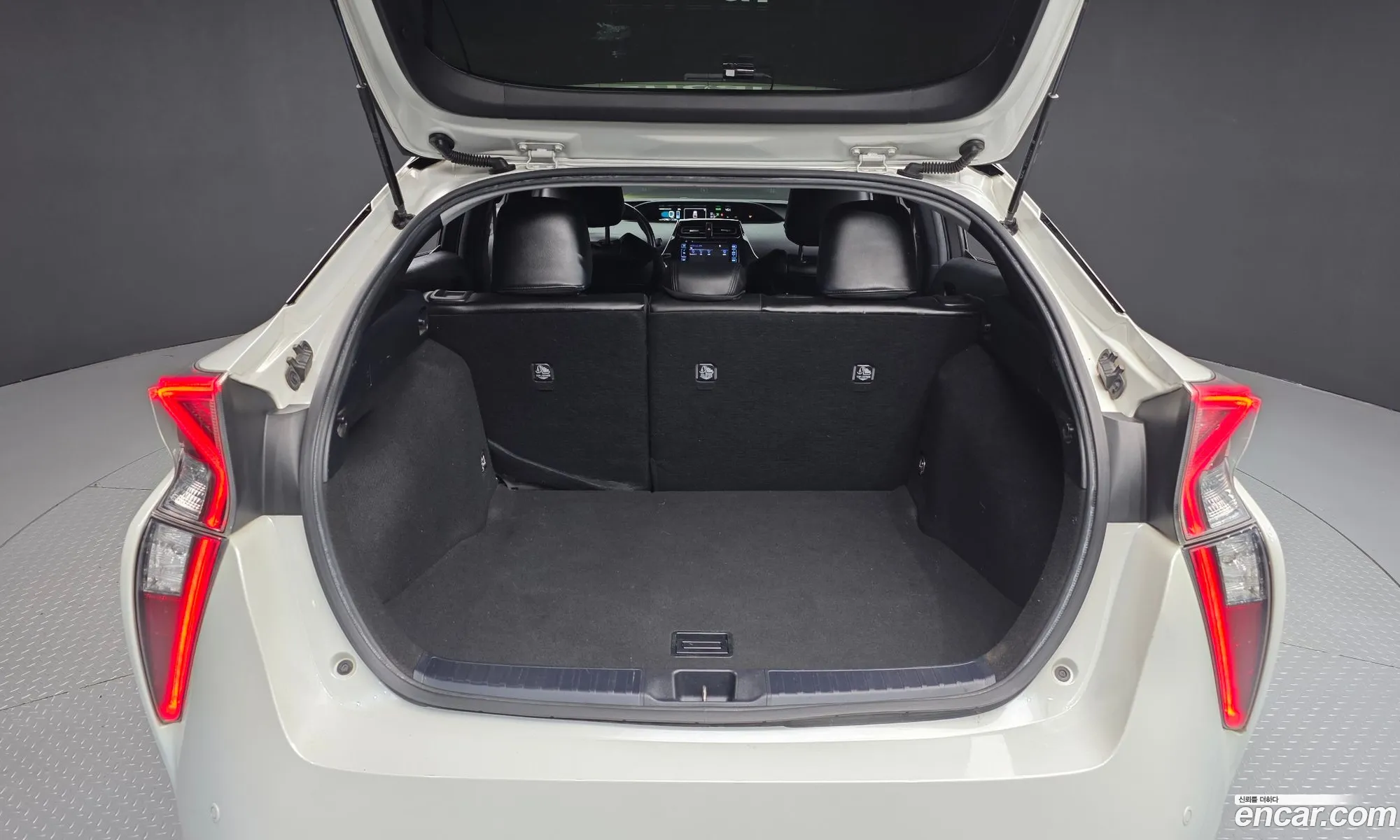 Toyota Prius 2018 JTDKBRFUXJ3600929 — 17