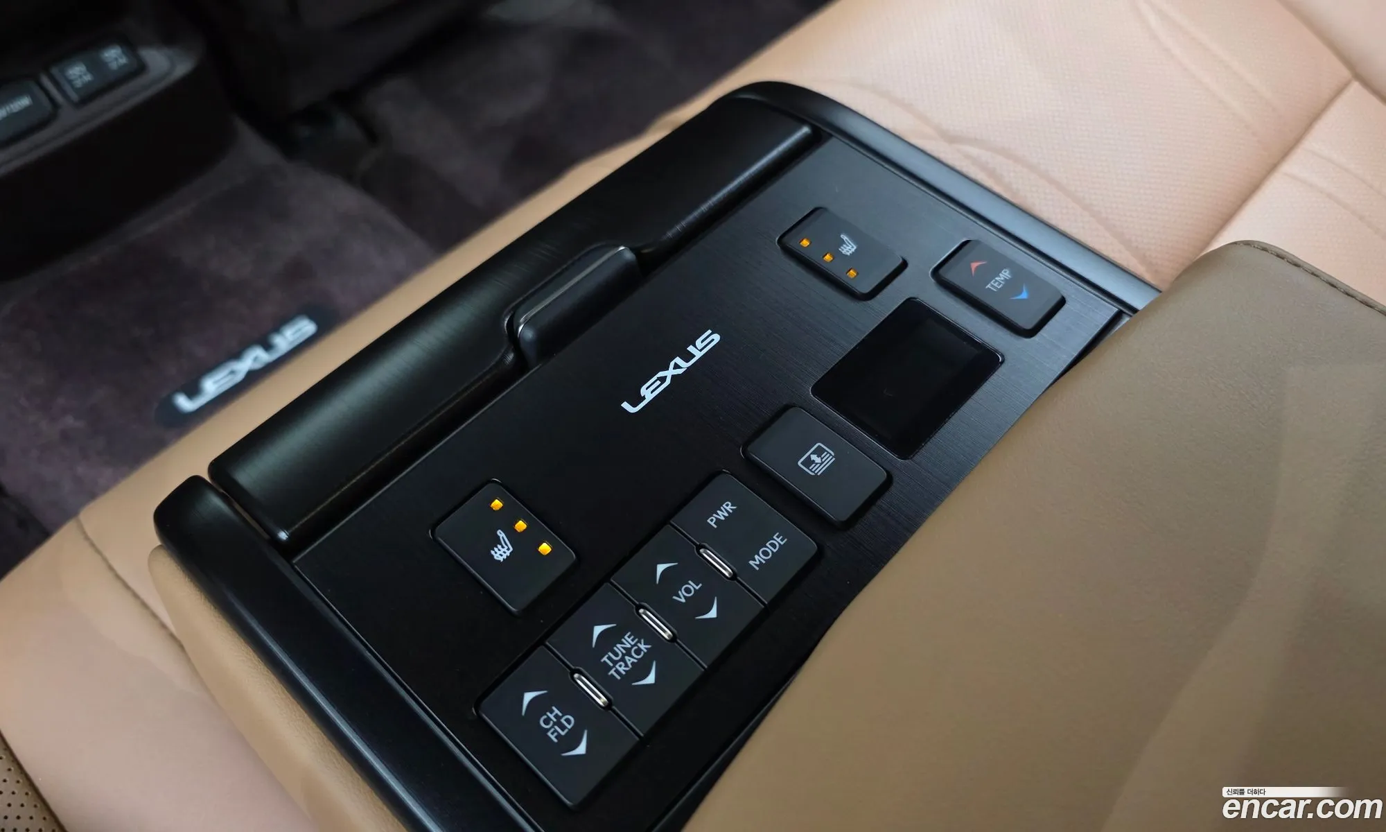 Lexus ES300h 7th Gen 2020 — 22