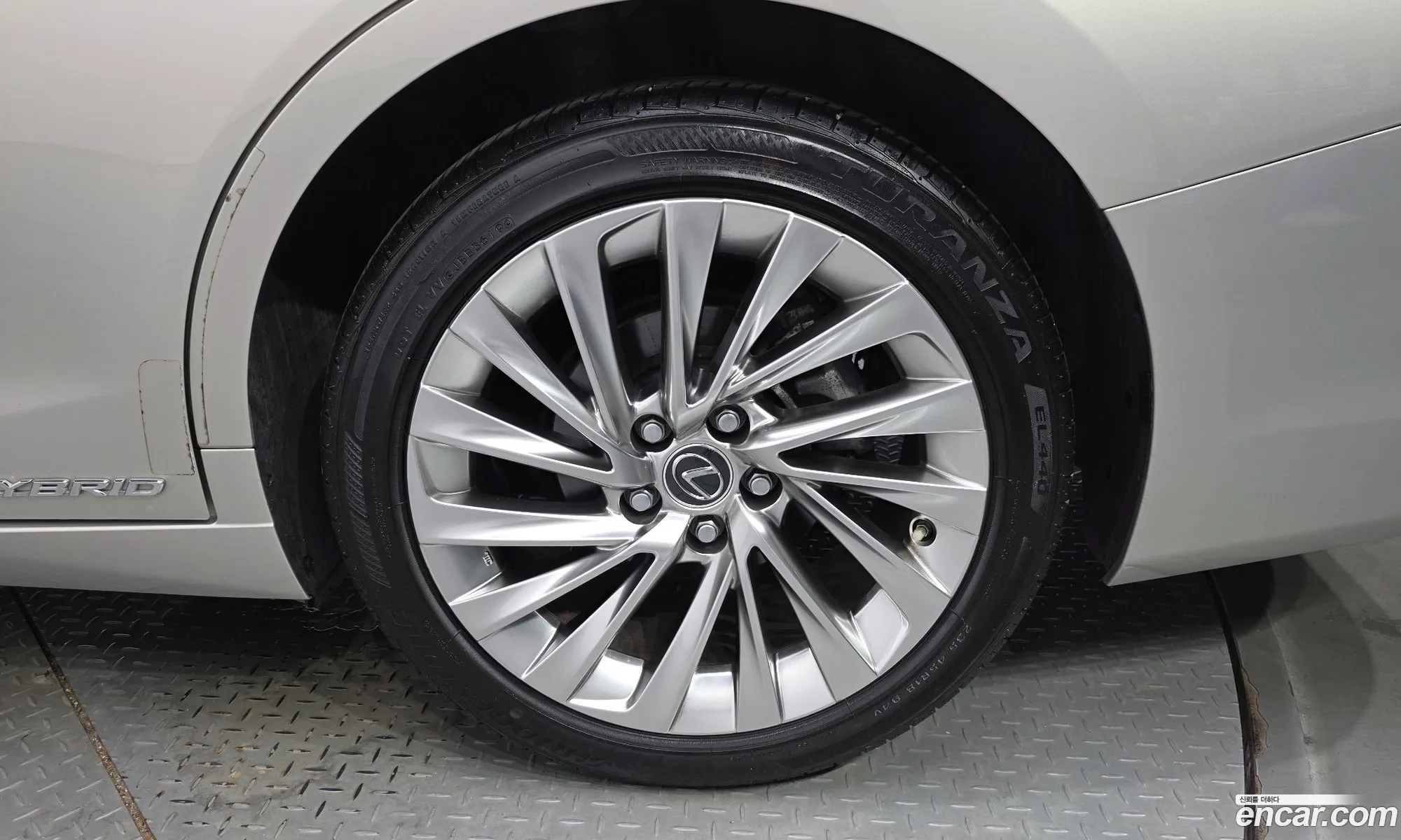 Lexus ES300h 7th Gen 2020 — 2