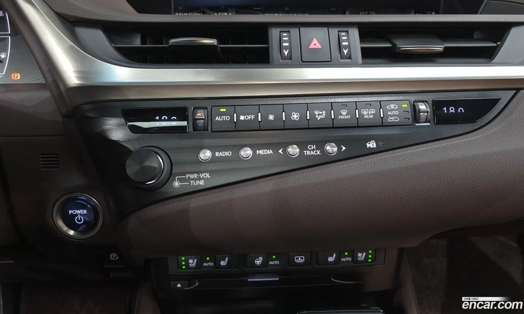 Lexus ES300h 7th Gen 2020 — 33
