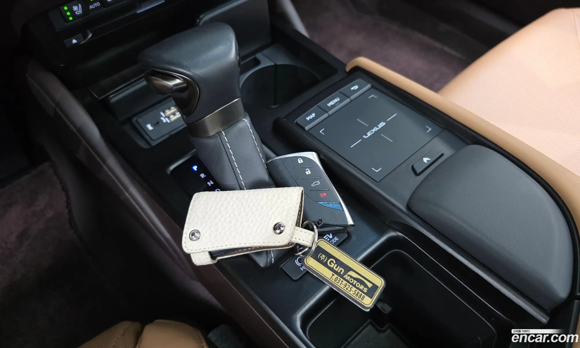 Lexus ES300h 7th Gen 2020 — 35