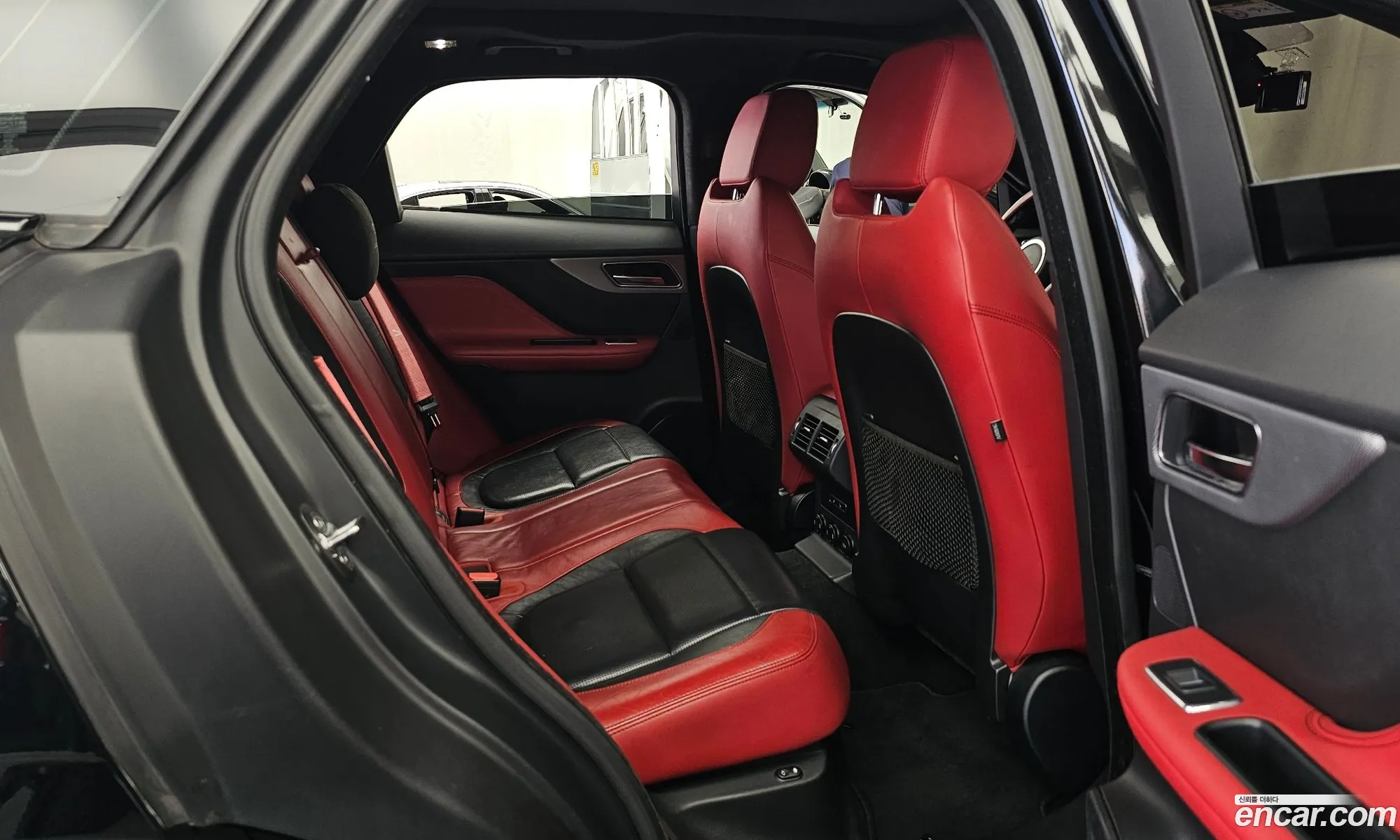 Jaguar F-Pace 2017 SADCA2BK9HA076959 — 14