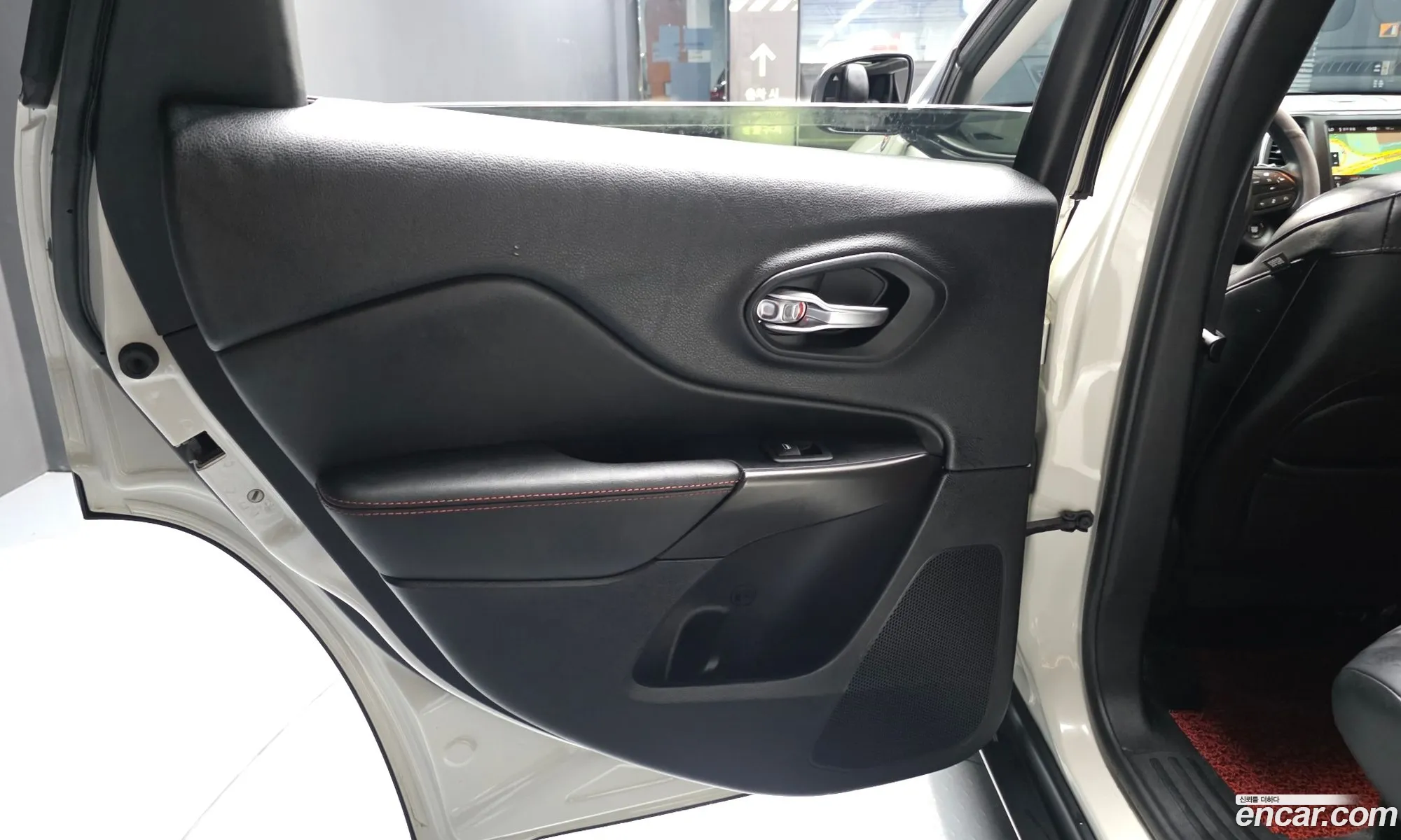 Jeep Cherokee 2019 1C4PJMBX7KD422890 — 19