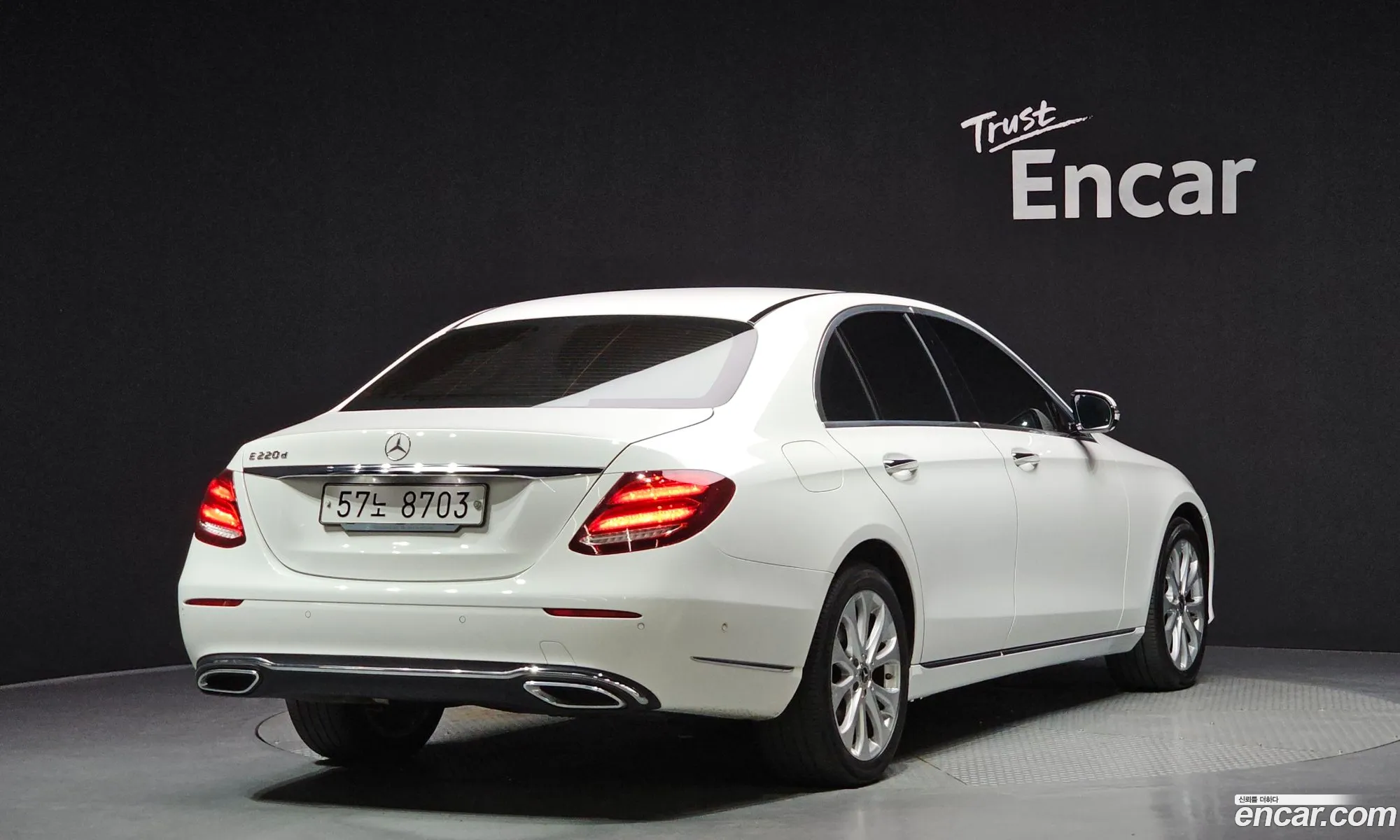 Mercedes-Benz E-Class W213 2019 WDDZF0EB2KA668532 — 13