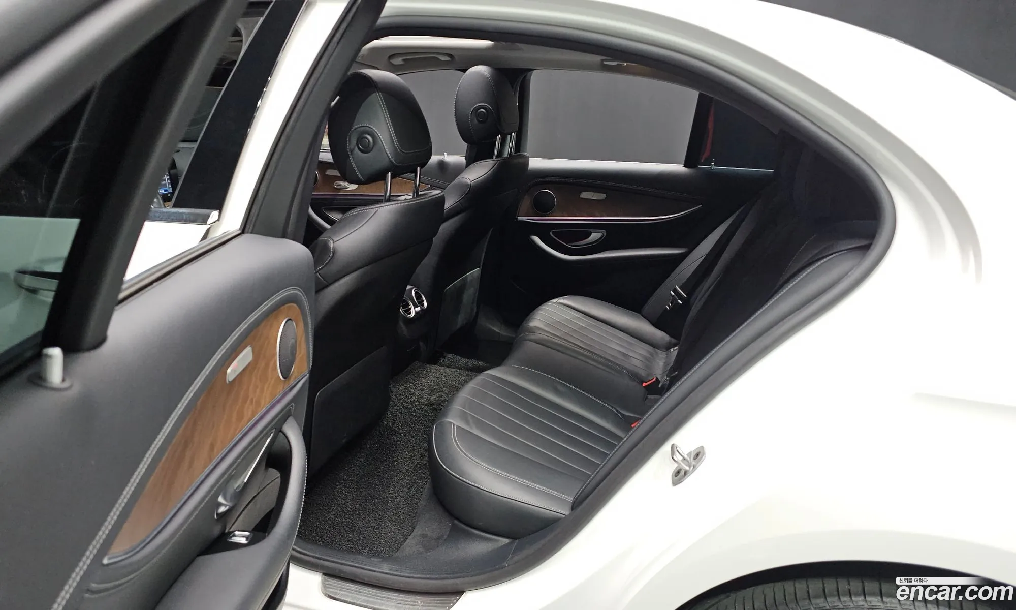 Mercedes-Benz E-Class W213 2019 WDDZF0EB2KA668532 — 20