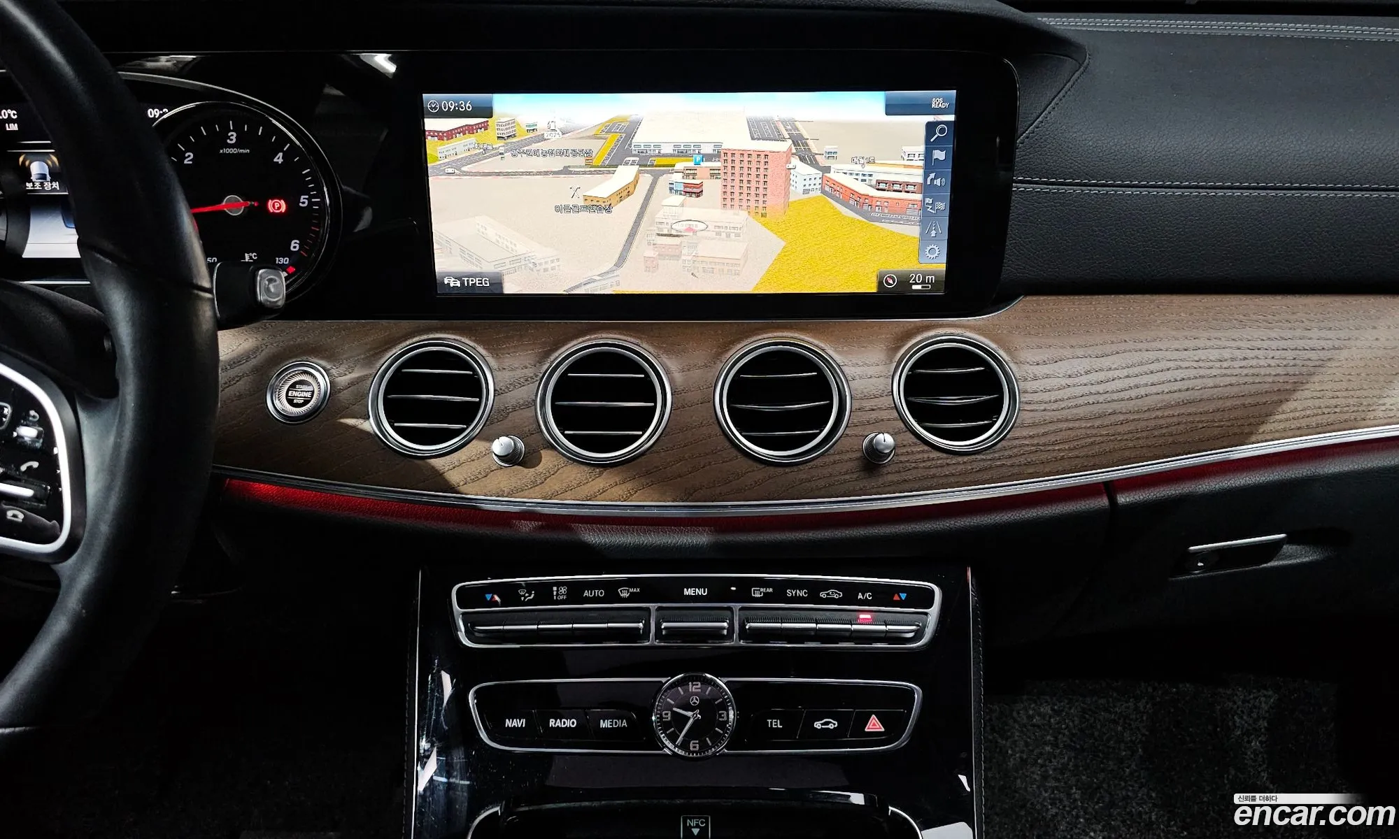 Mercedes-Benz E-Class W213 2019 WDDZF0EB2KA668532 — 19