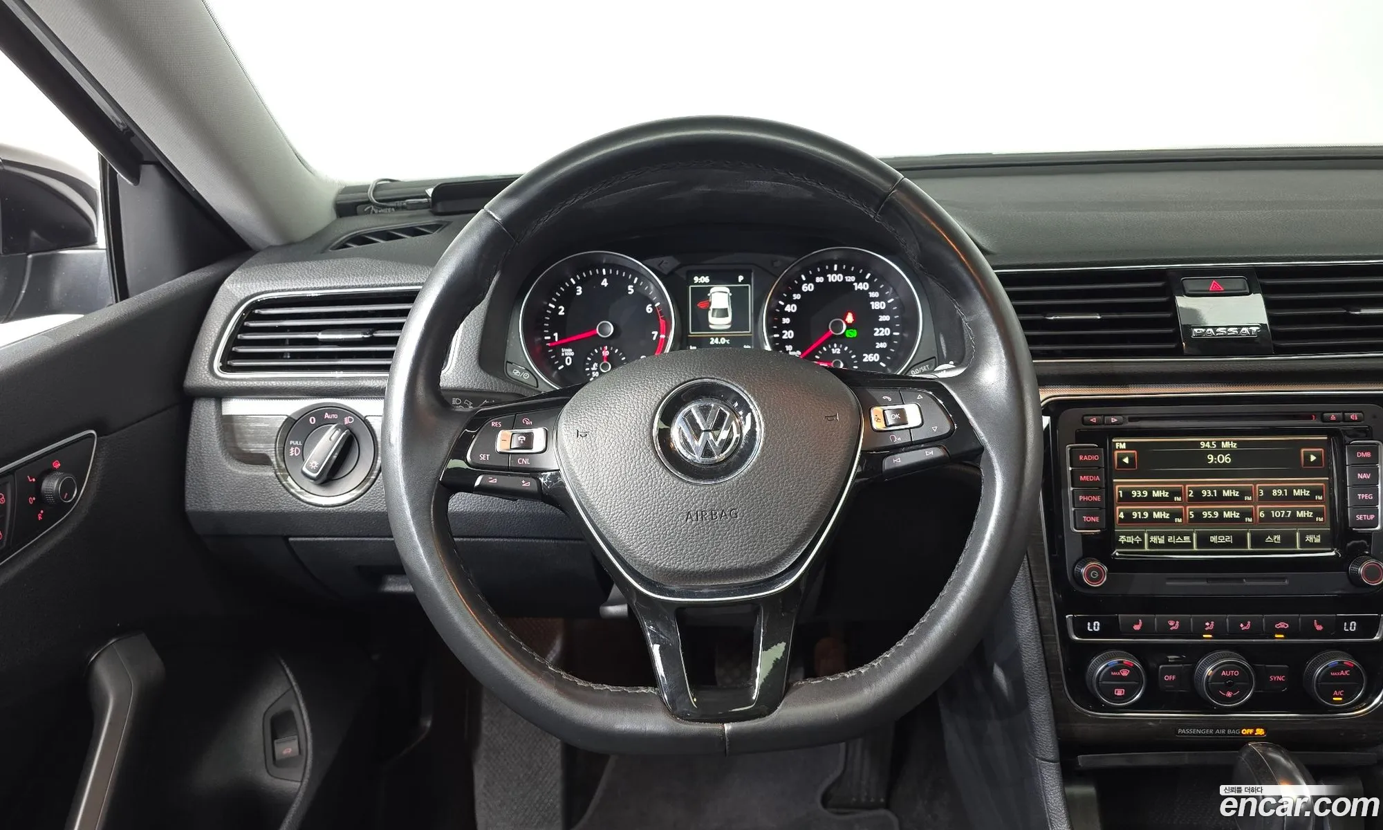 Volkswagen Passat 2018 — 25