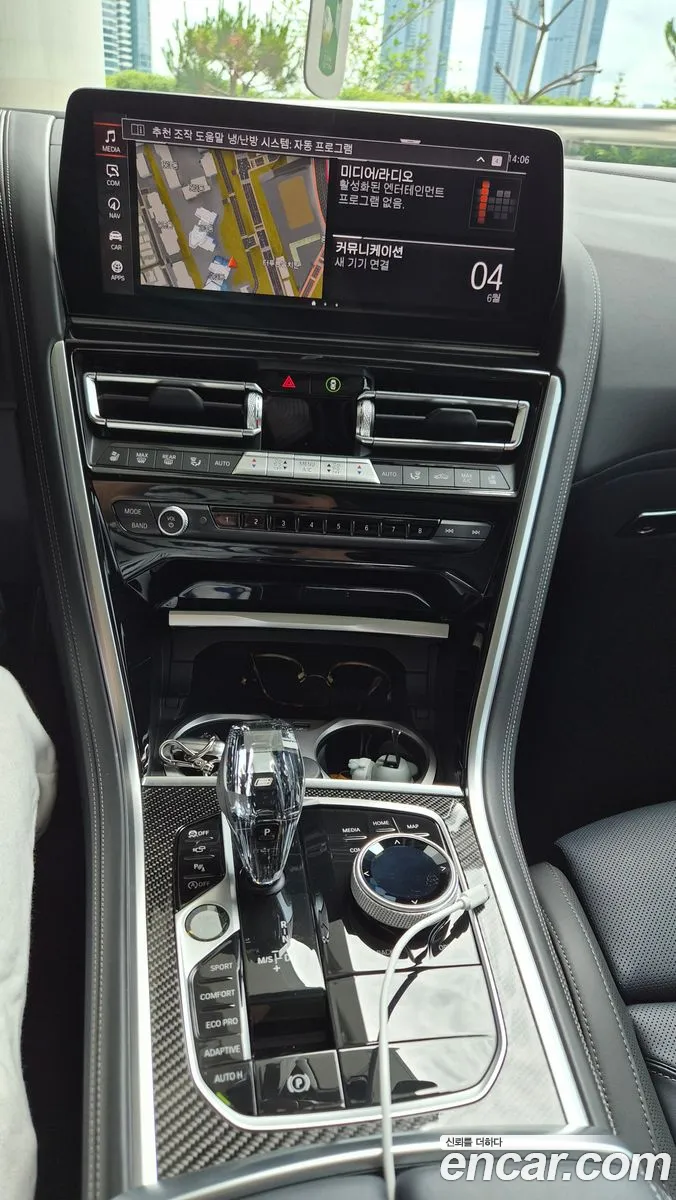 BMW 8 Series 2025 — 12