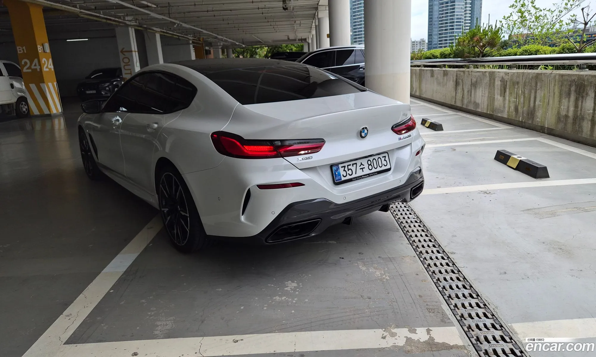 BMW 8 Series 2025 — 10