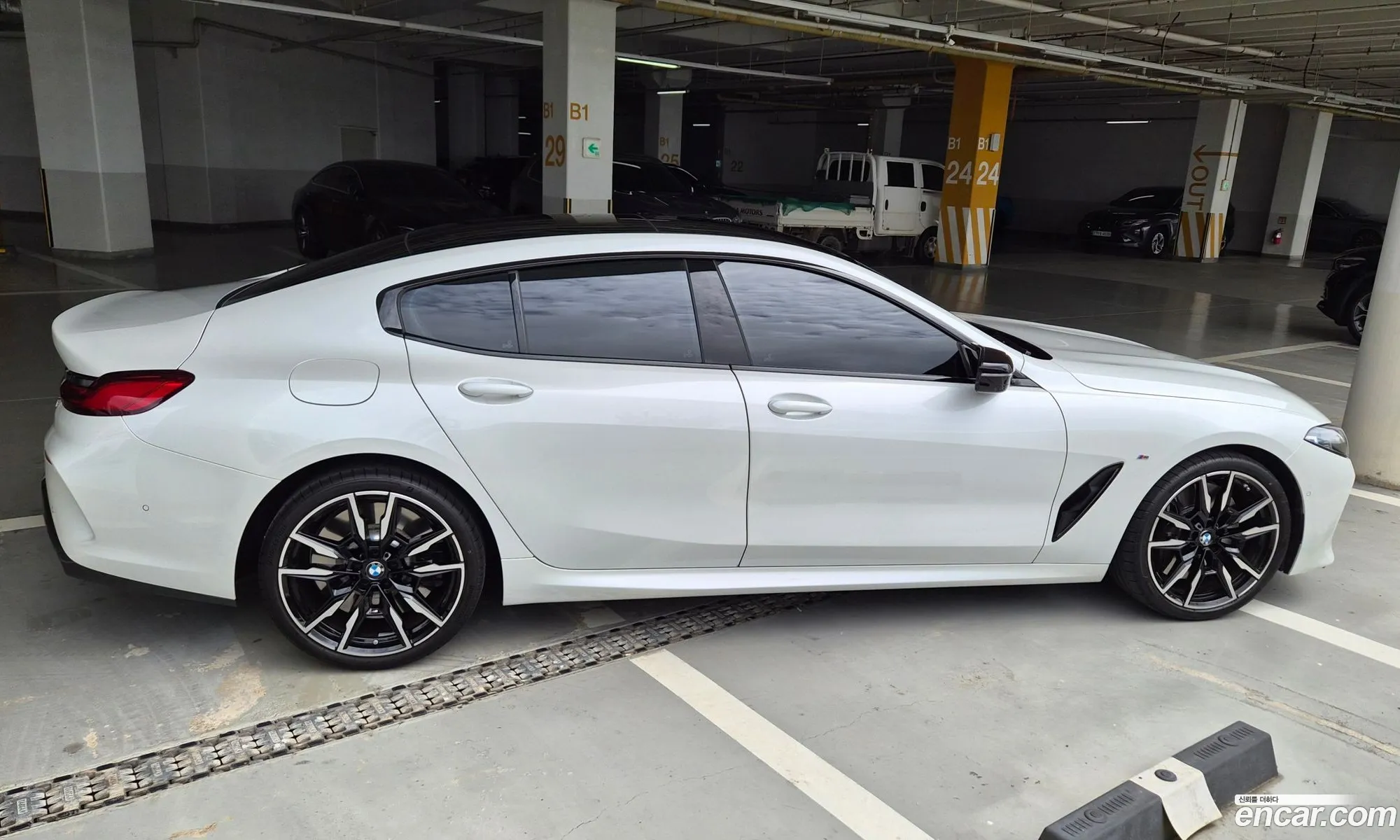 BMW 8 Series 2025 — 15