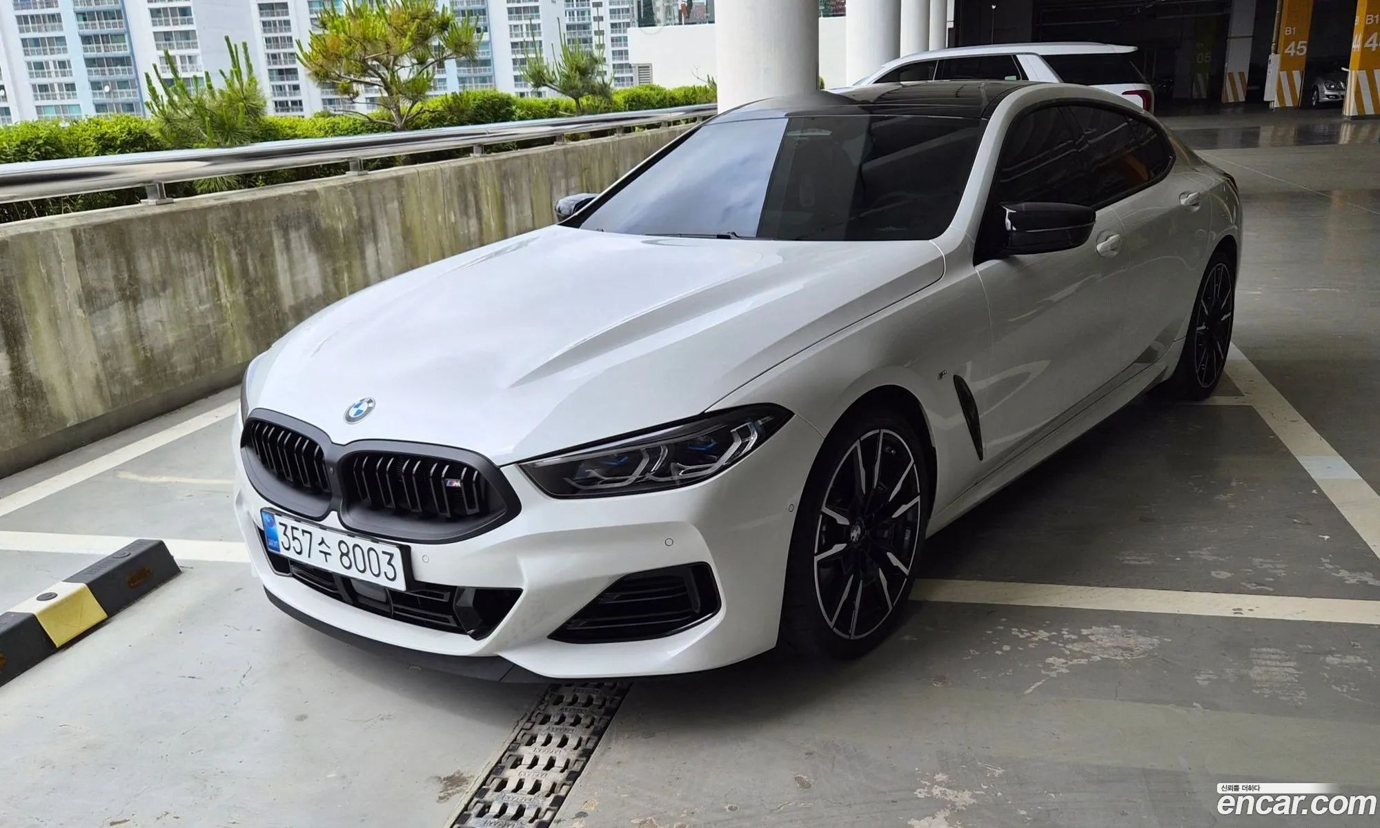 BMW 8 Series 2025 — 14