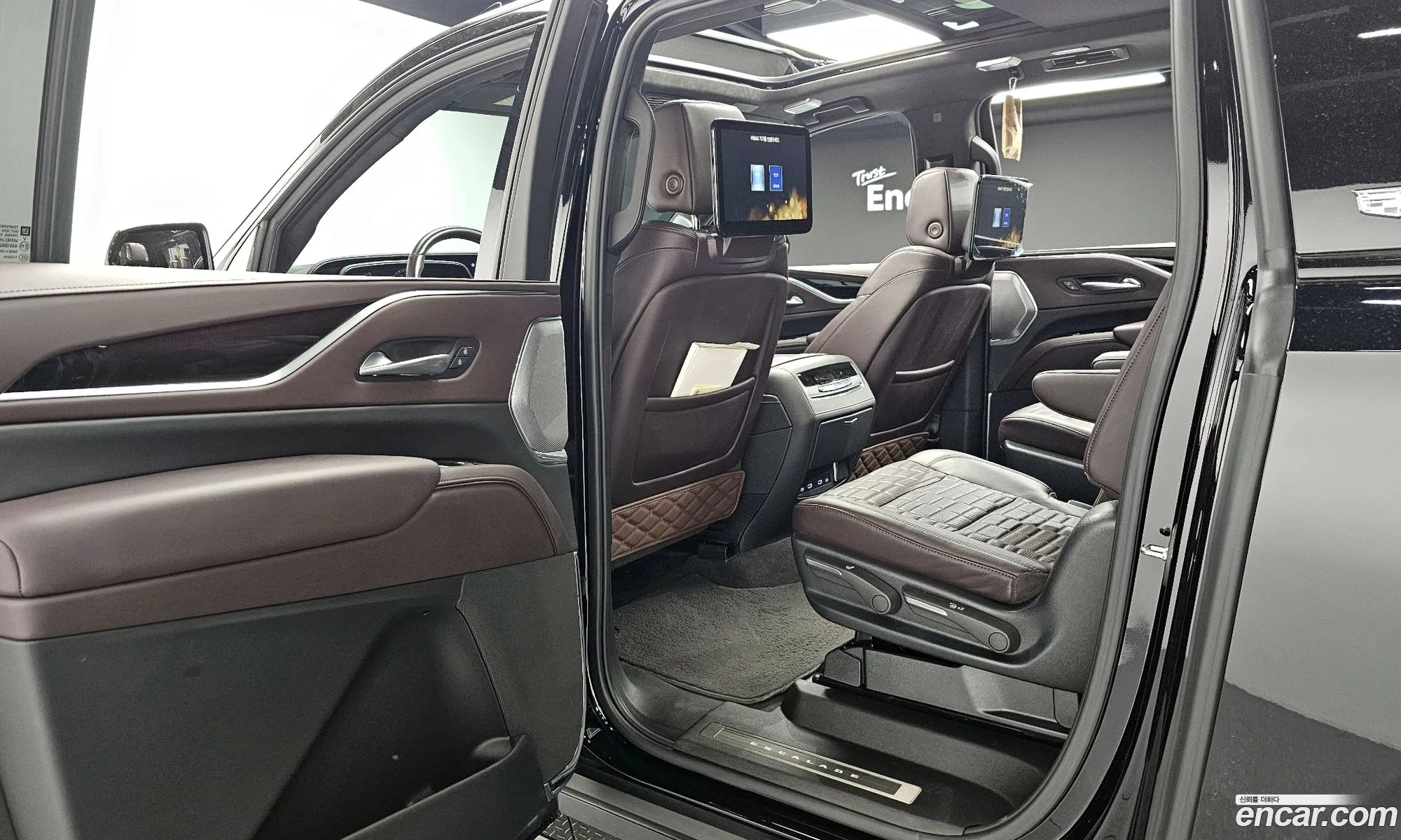 Cadillac Escalade 2022 — 13