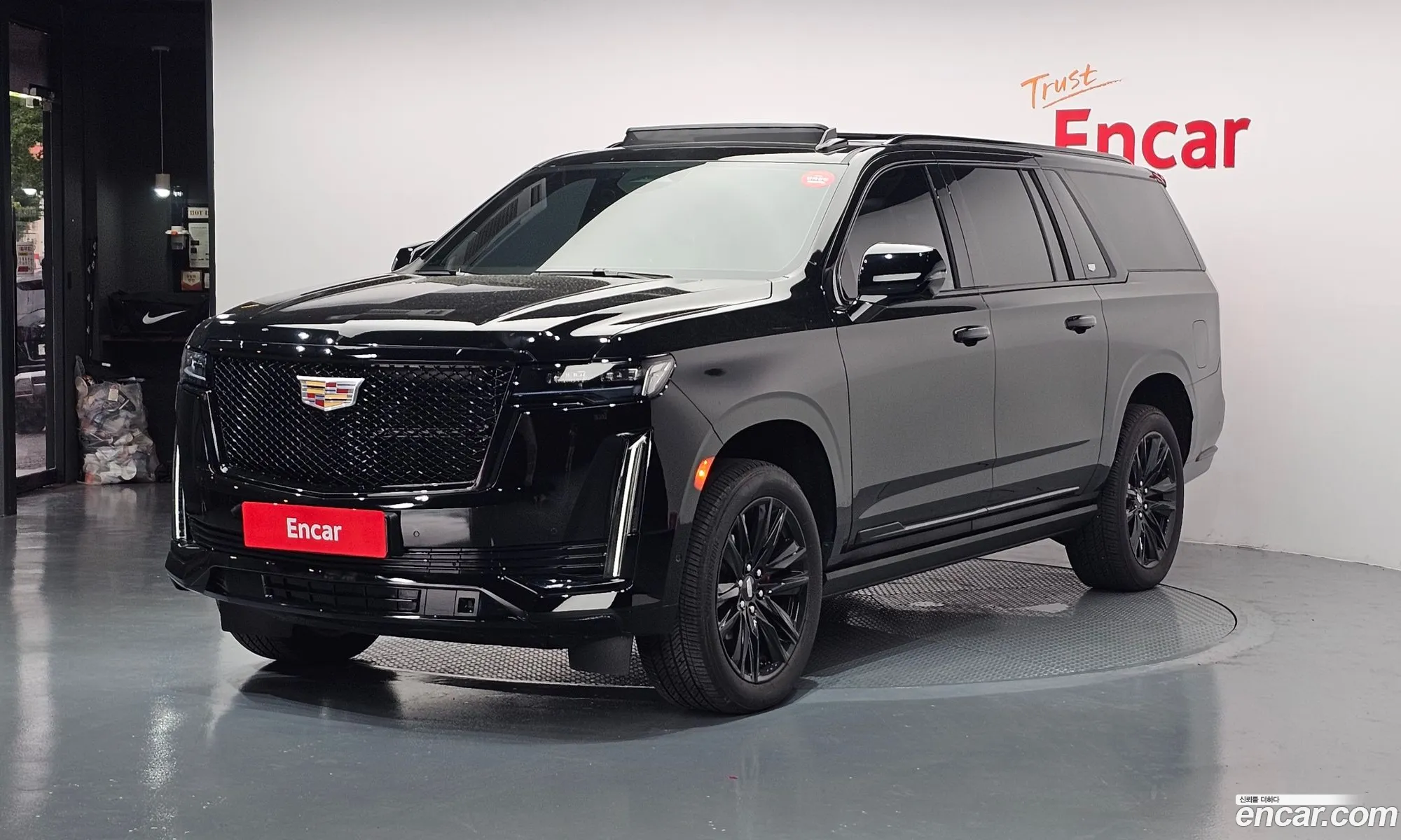 Cadillac Escalade 2022 — 17