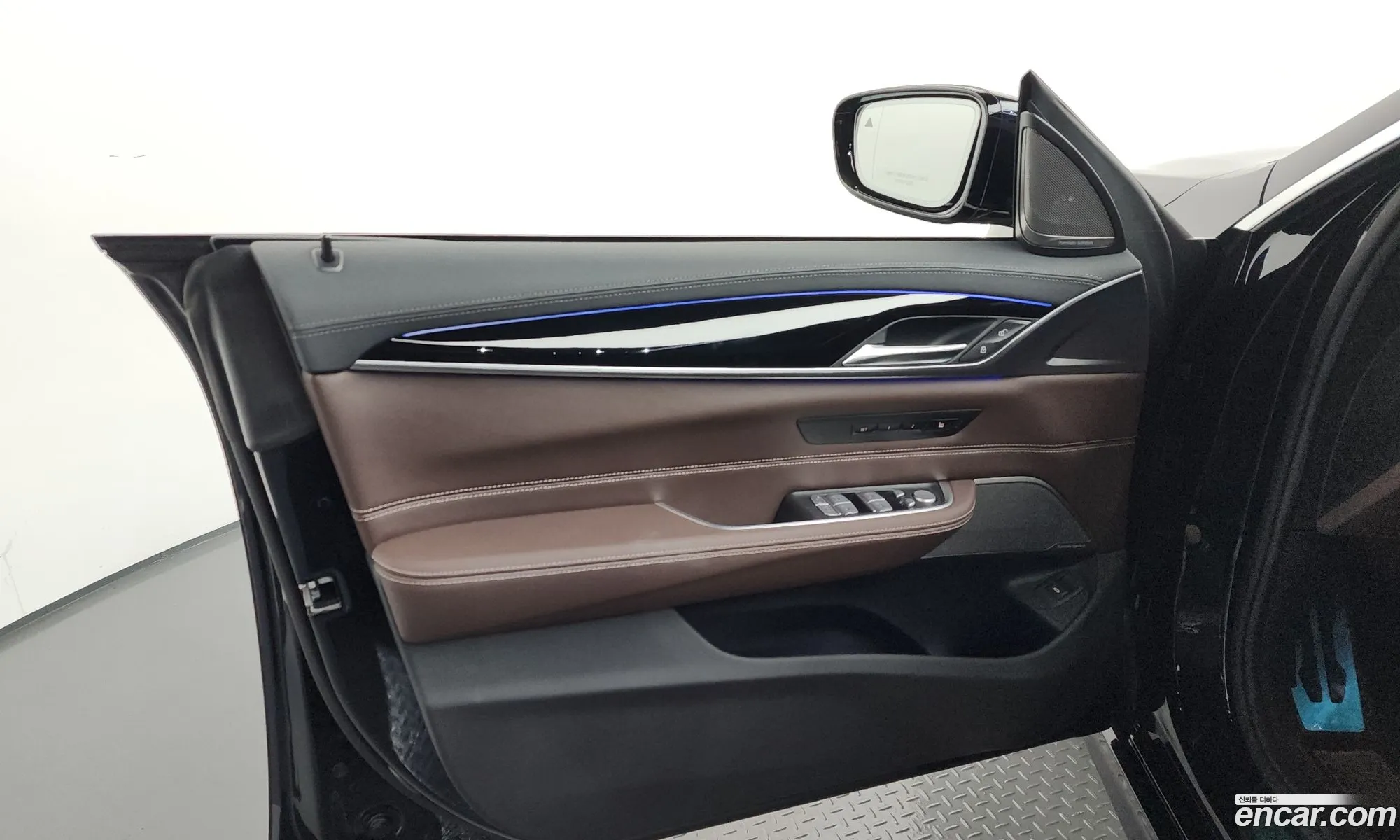BMW 6 Series GT 2024 — 6