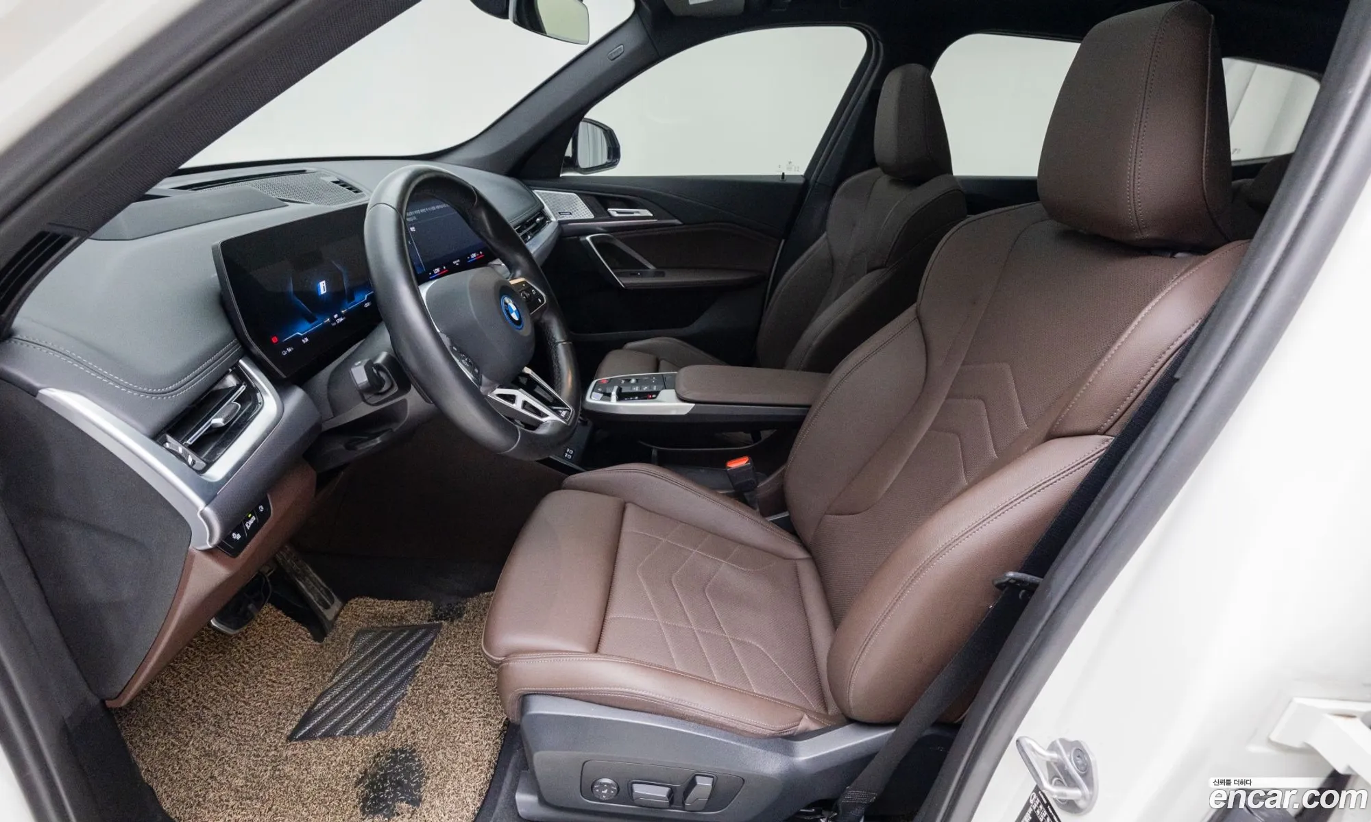 BMW iX1 2023 — 14