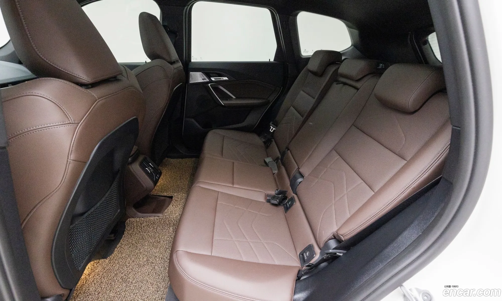 BMW iX1 2023 — 13
