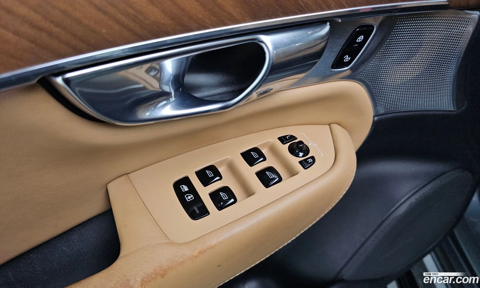 Volvo XC90 2018 YV1LF68TCJ1373603 — 15