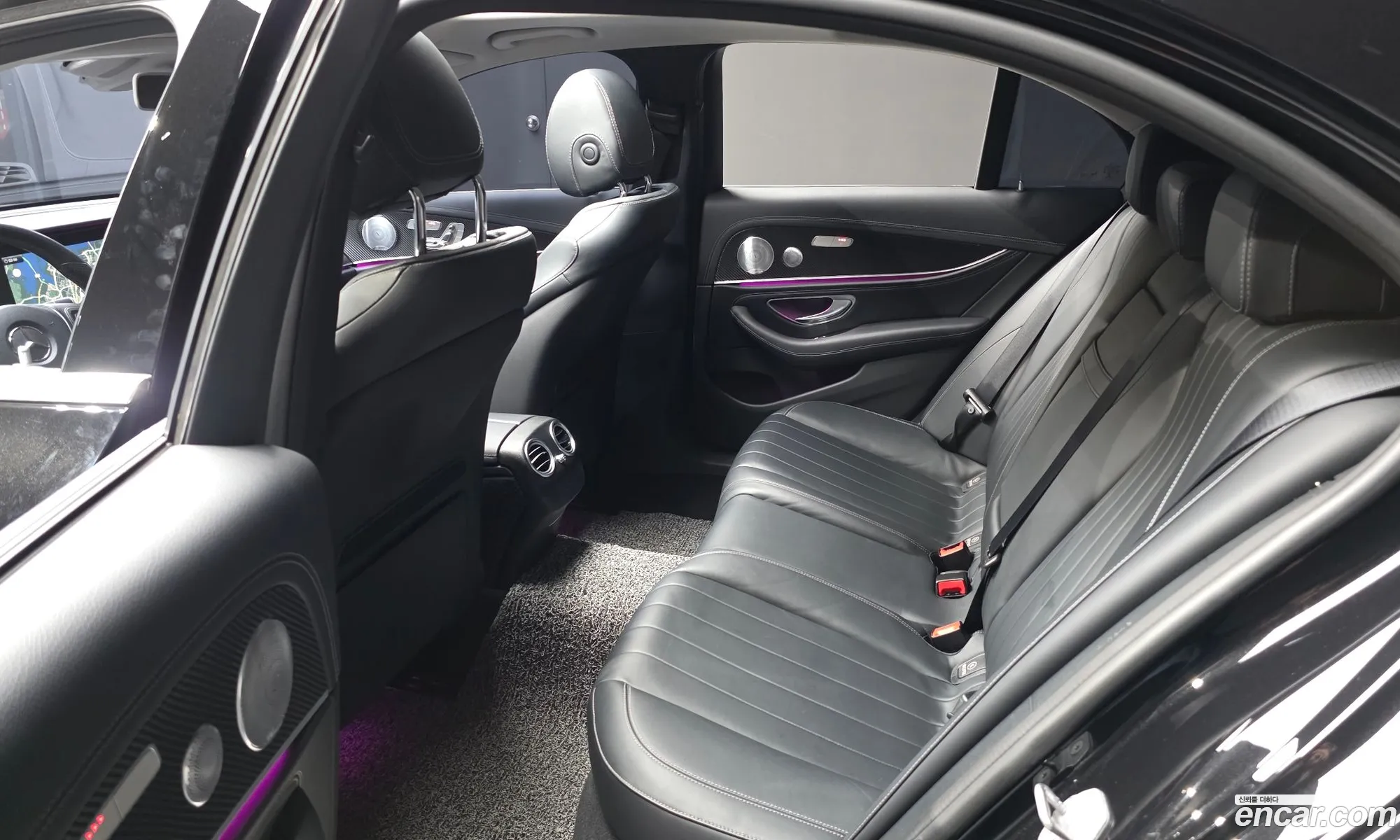 Mercedes-Benz E-Class W213 2018 WDDZF4JBXJA440189 — 15