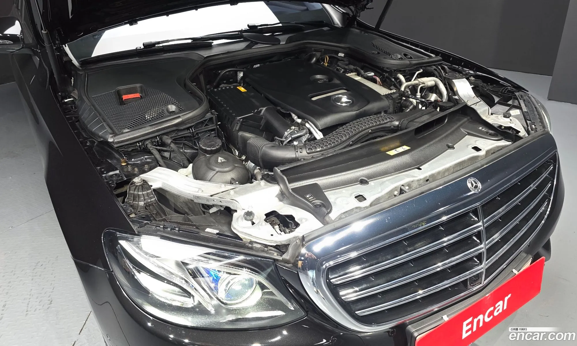 Mercedes-Benz E-Class W213 2018 WDDZF4JBXJA440189 — 19