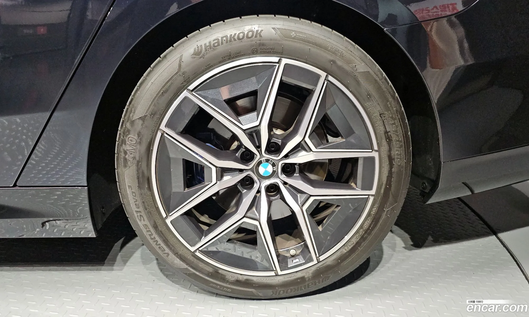 BMW 5 Series 2024 — 16