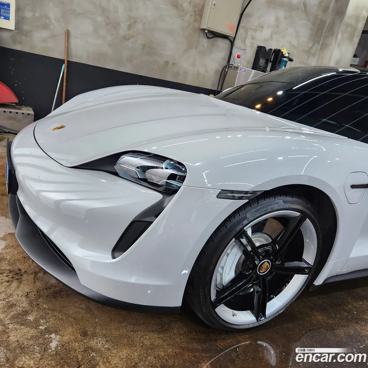 Porsche Taycan 2020 — 12
