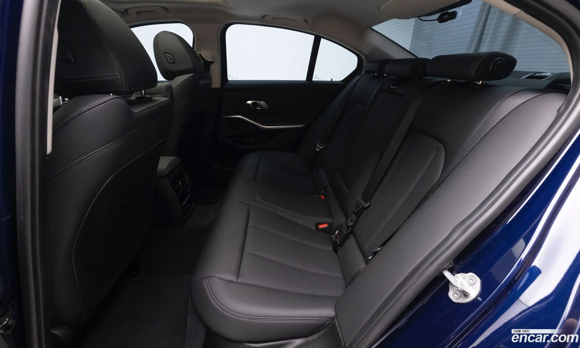 BMW 3 Series 2025 — 16