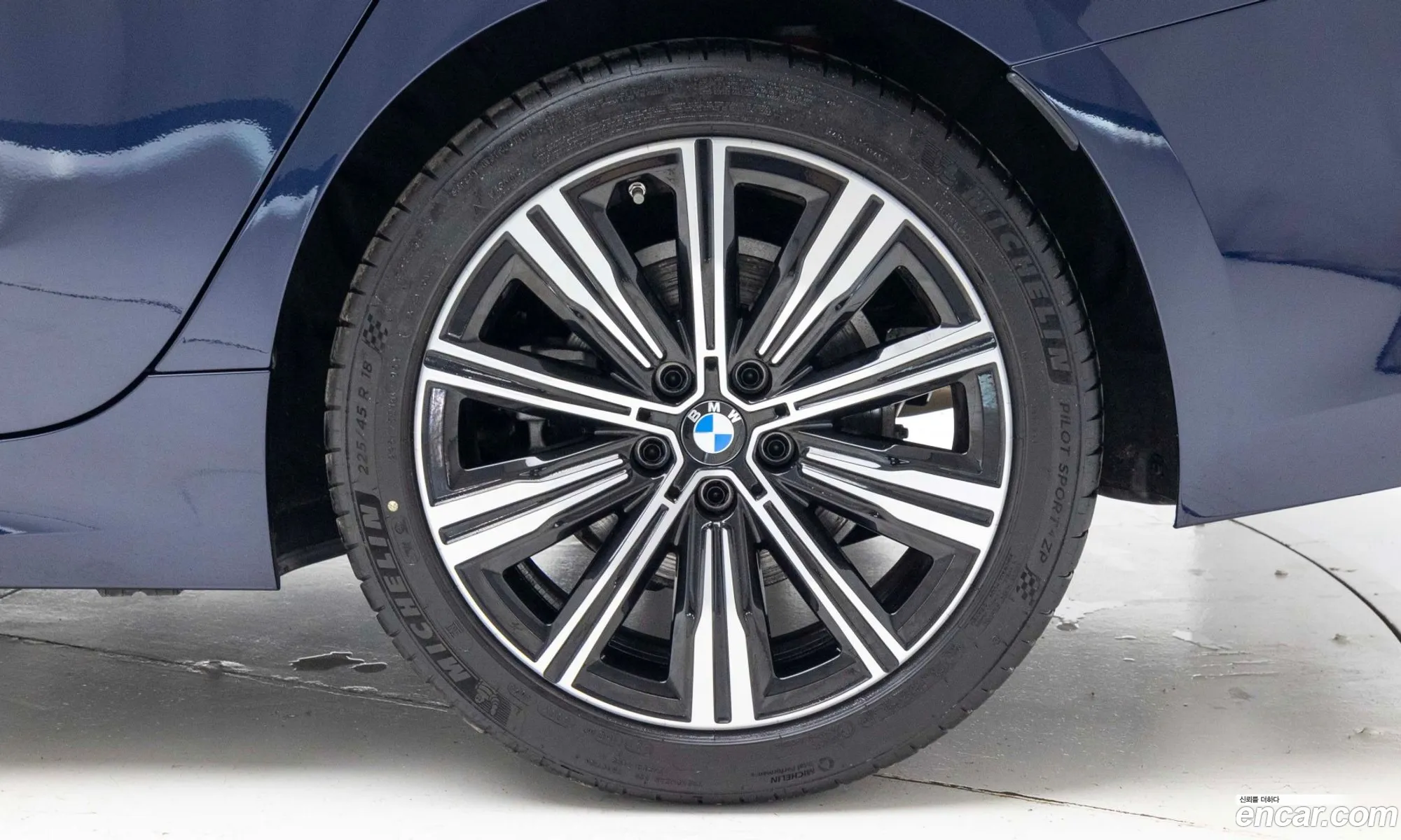 BMW 3 Series 2025 — 4