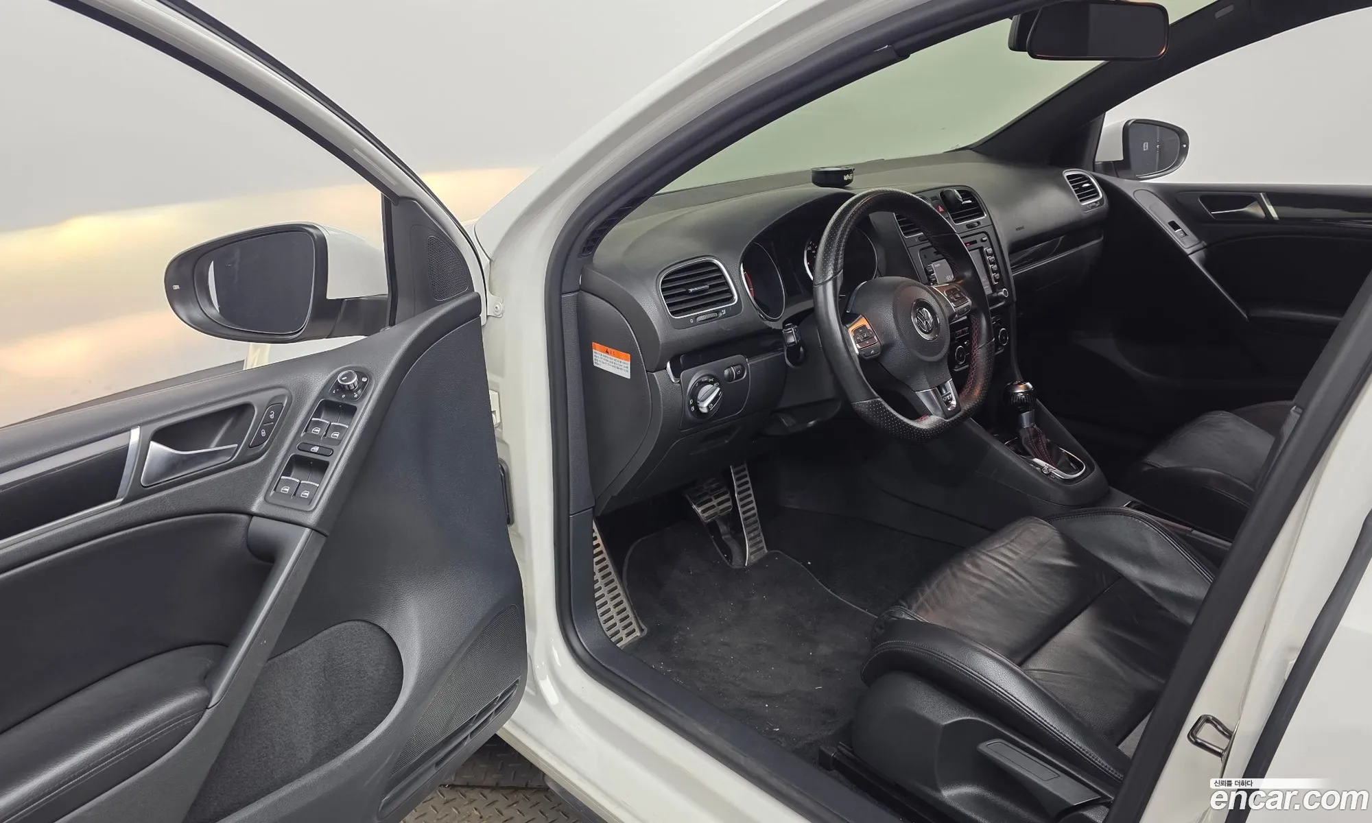 Volkswagen Golf 6th Gen 2011 — 6