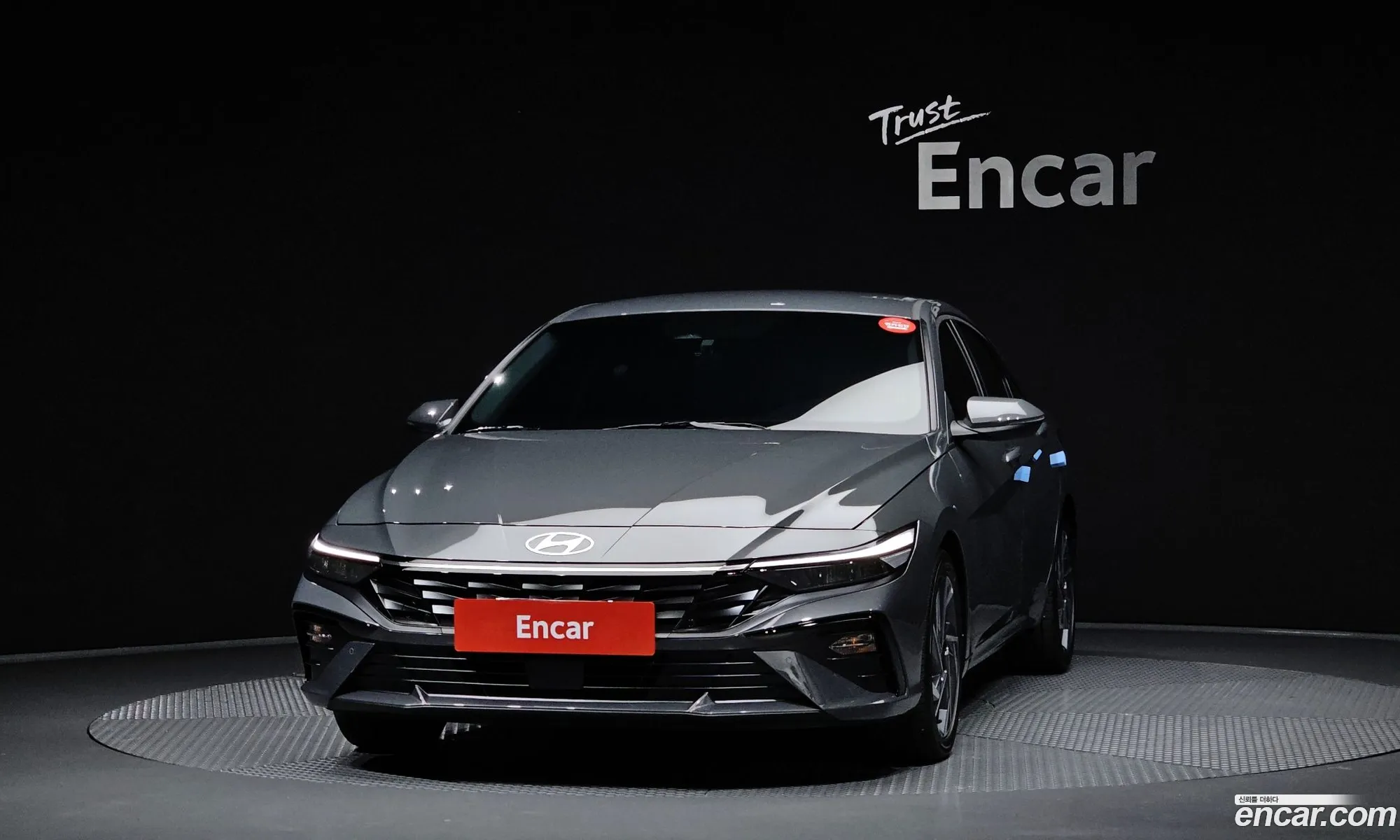 Hyundai Elantra 2025 — 4