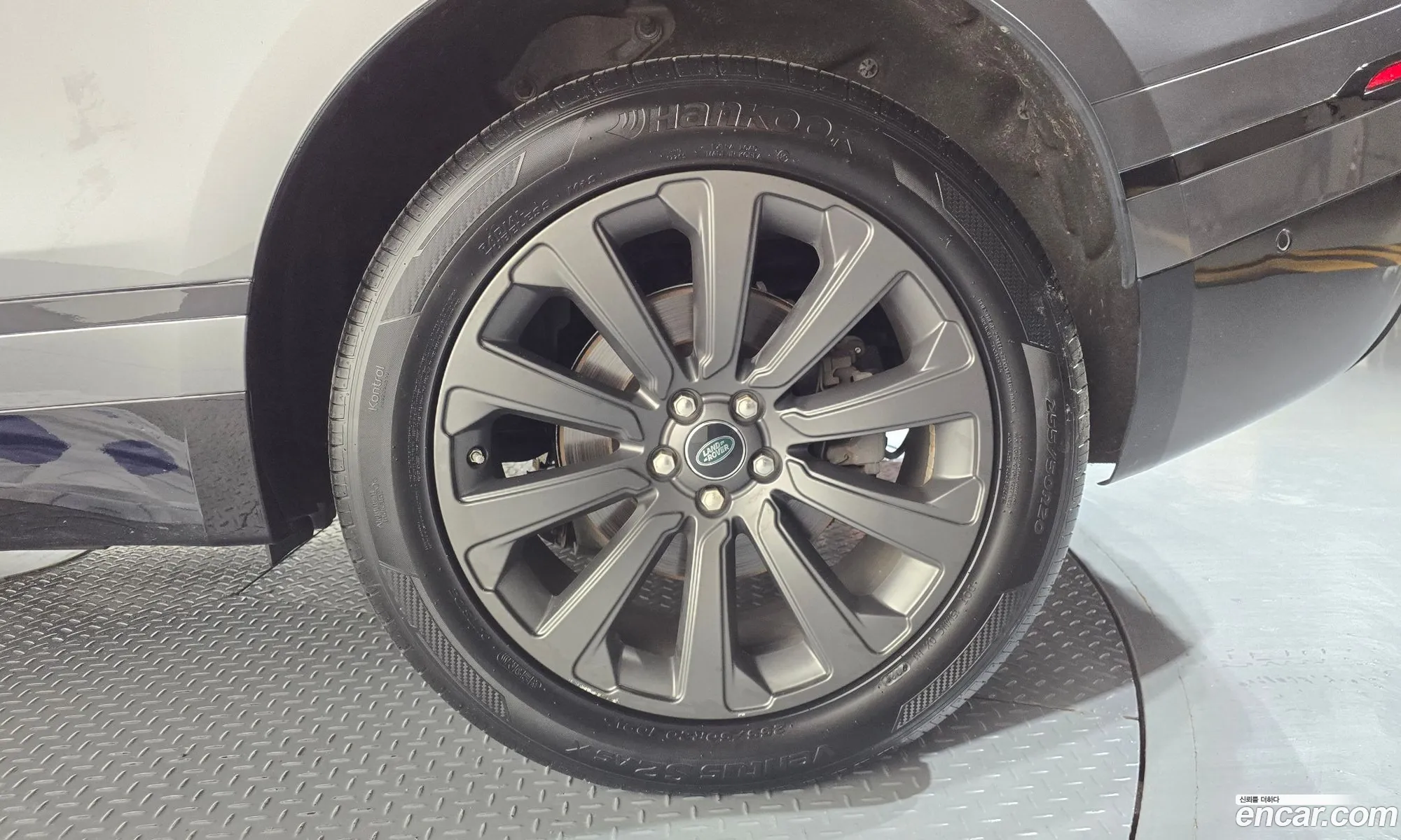 Land Rover Range Rover Velar 2018 — 8