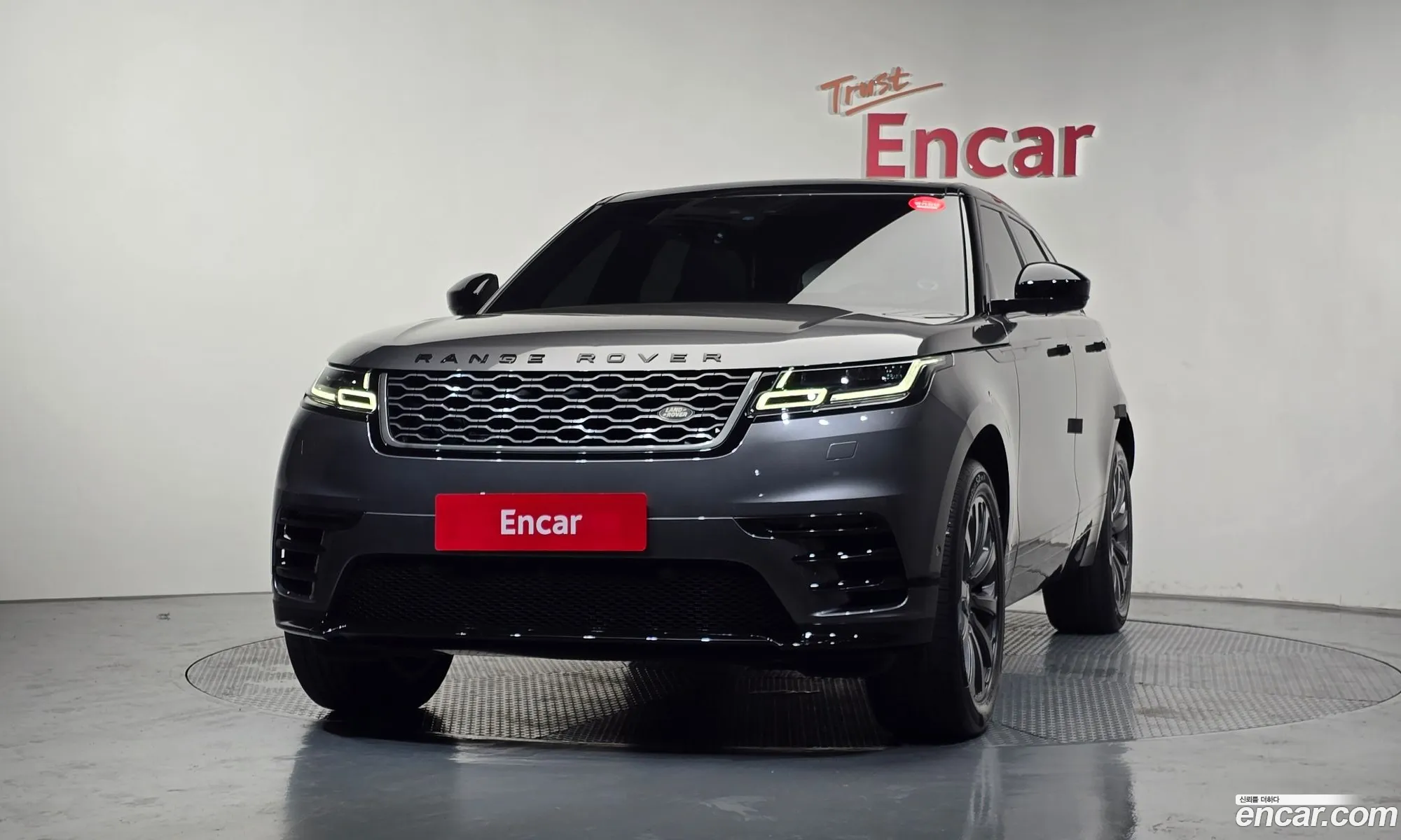 Land Rover Range Rover Velar 2018 — 14